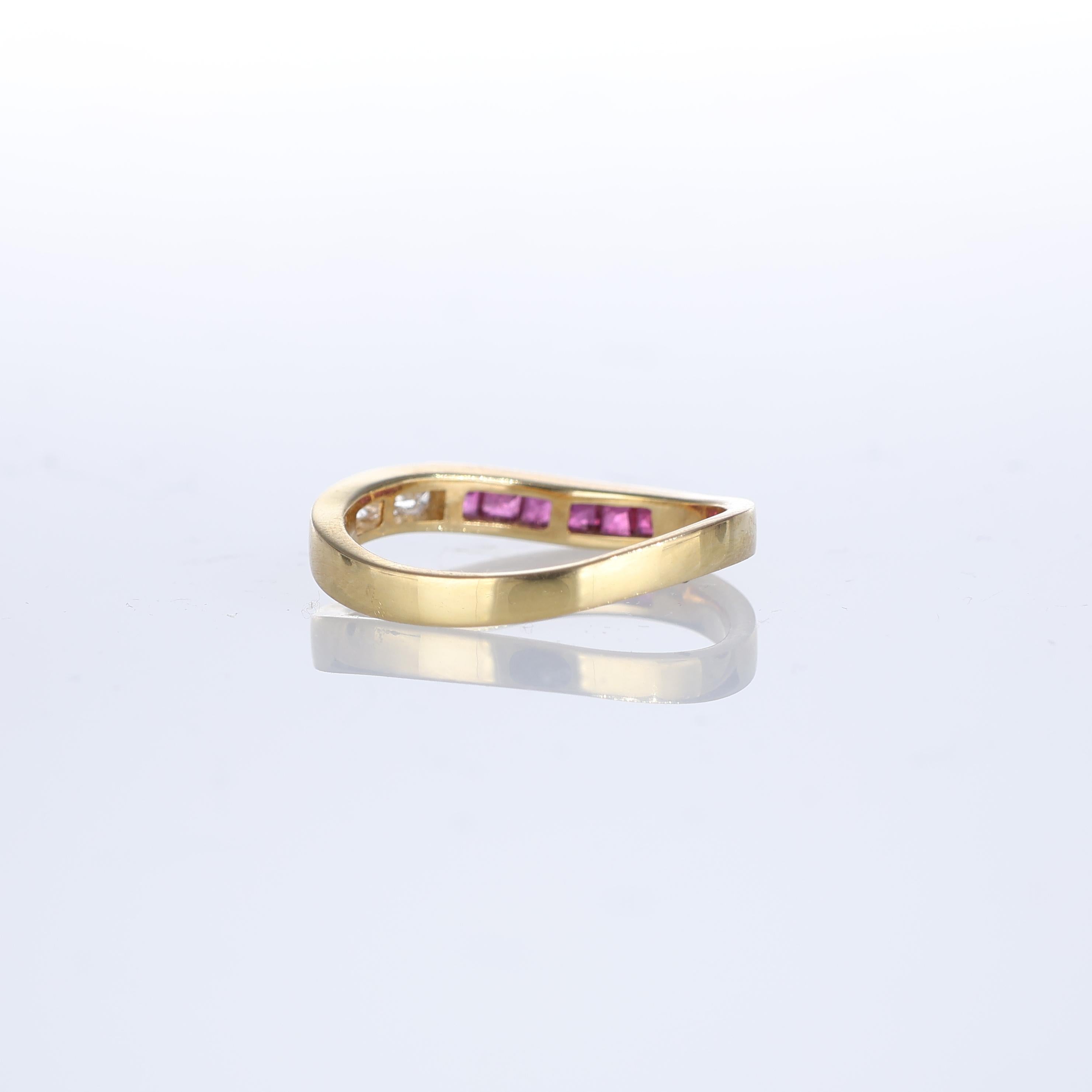 Women's or Men's 18kt Yellow Gold Ring with Baguette Rubies and Diamonds For Sale