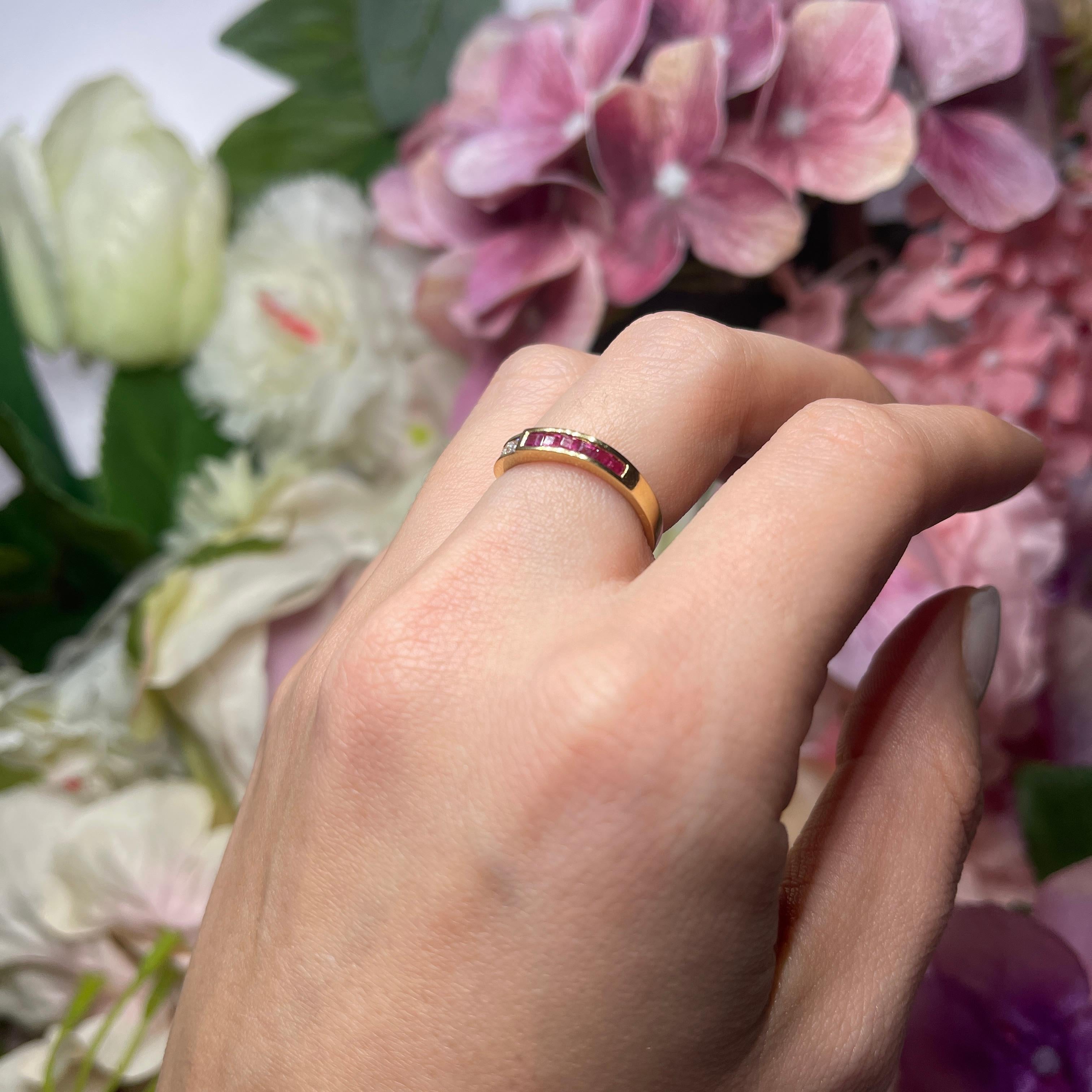 18kt Yellow Gold Ring with Baguette Rubies and Diamonds For Sale 3