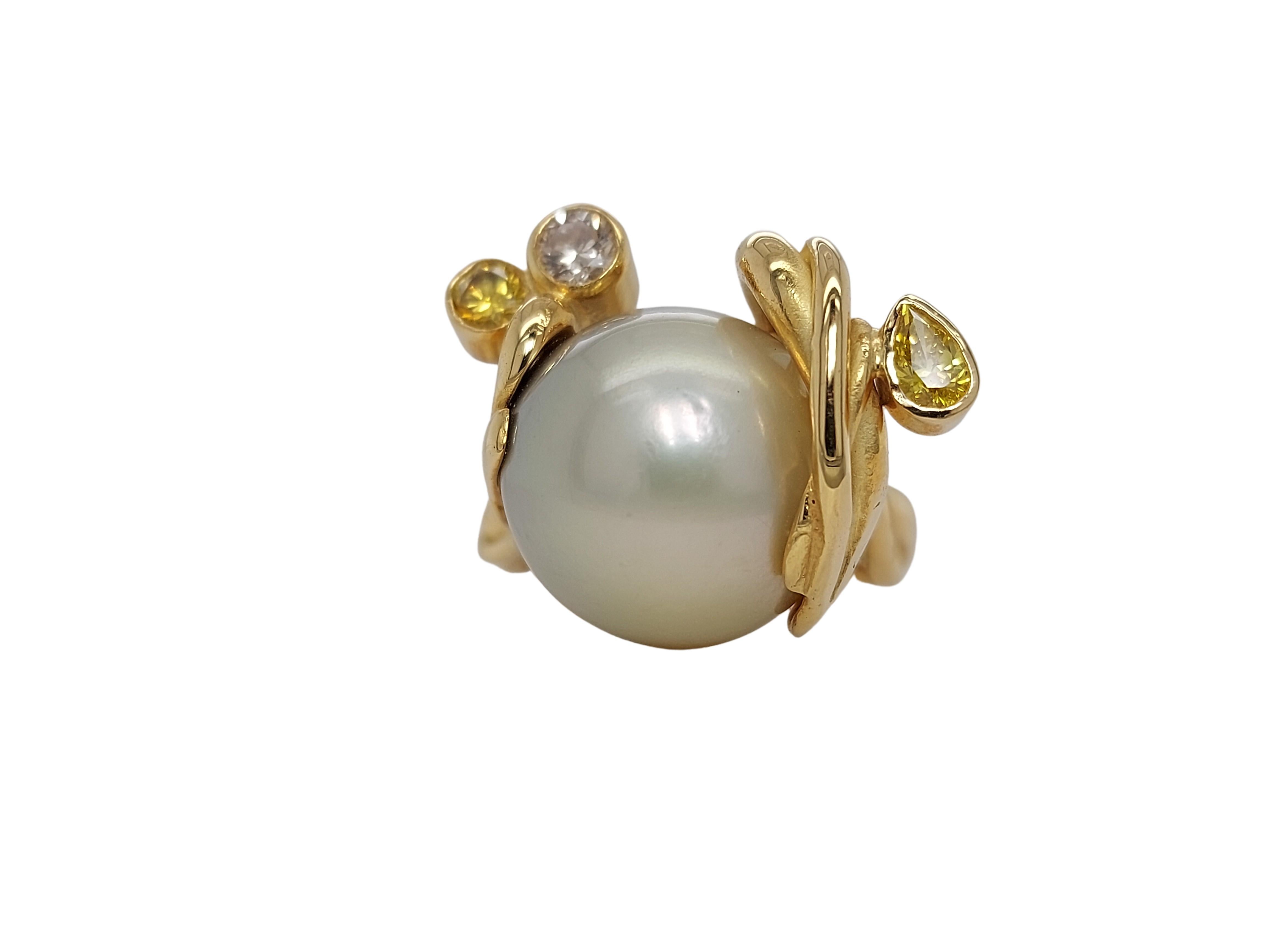 Artisan 18kt Yellow Gold Ring with Beautiful Pearl and Diamonds by Jean P De Saedeleer For Sale