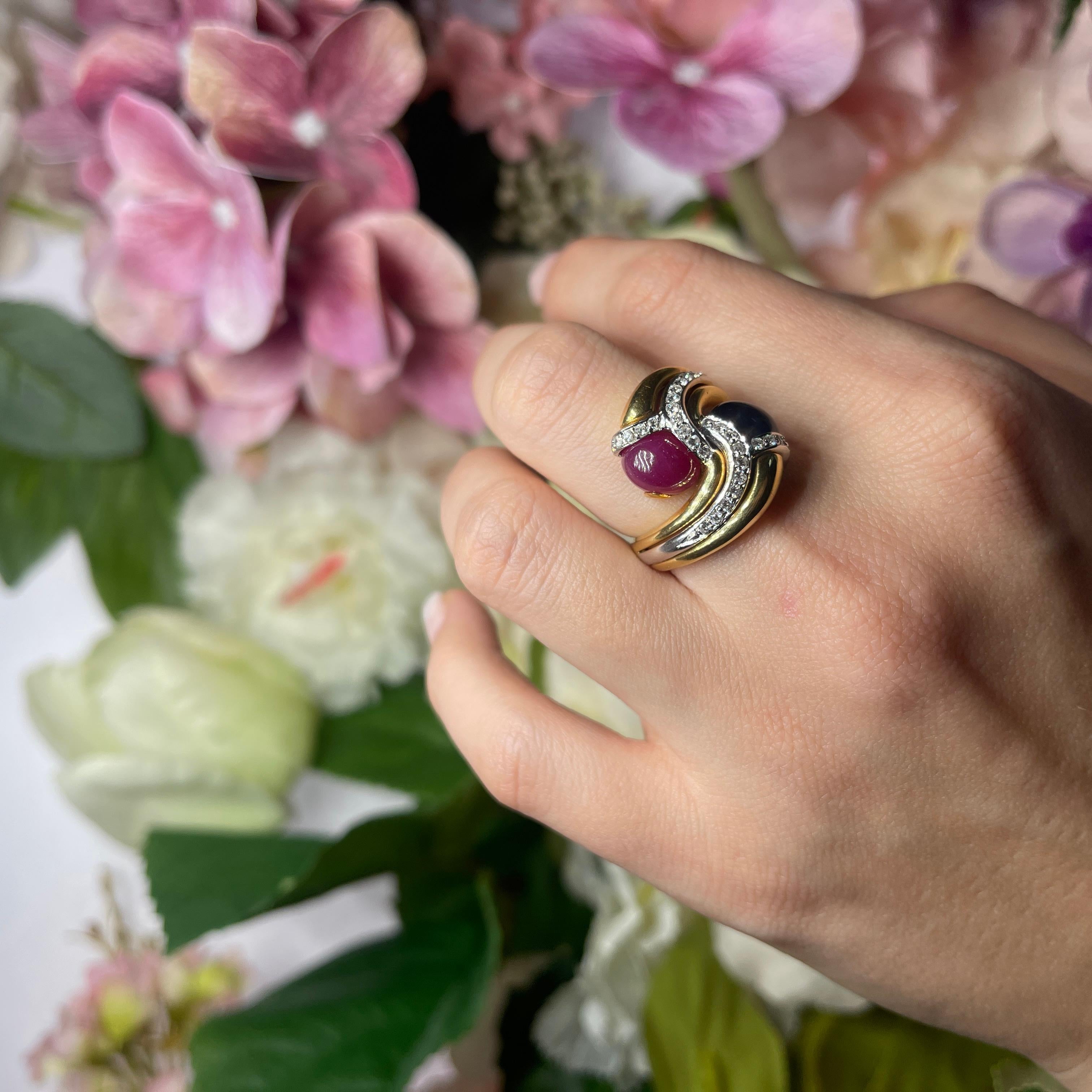 18kt Yellow Gold Ring with Cabochon-Cut Sapphire, Ruby, and Diamonds For Sale 5