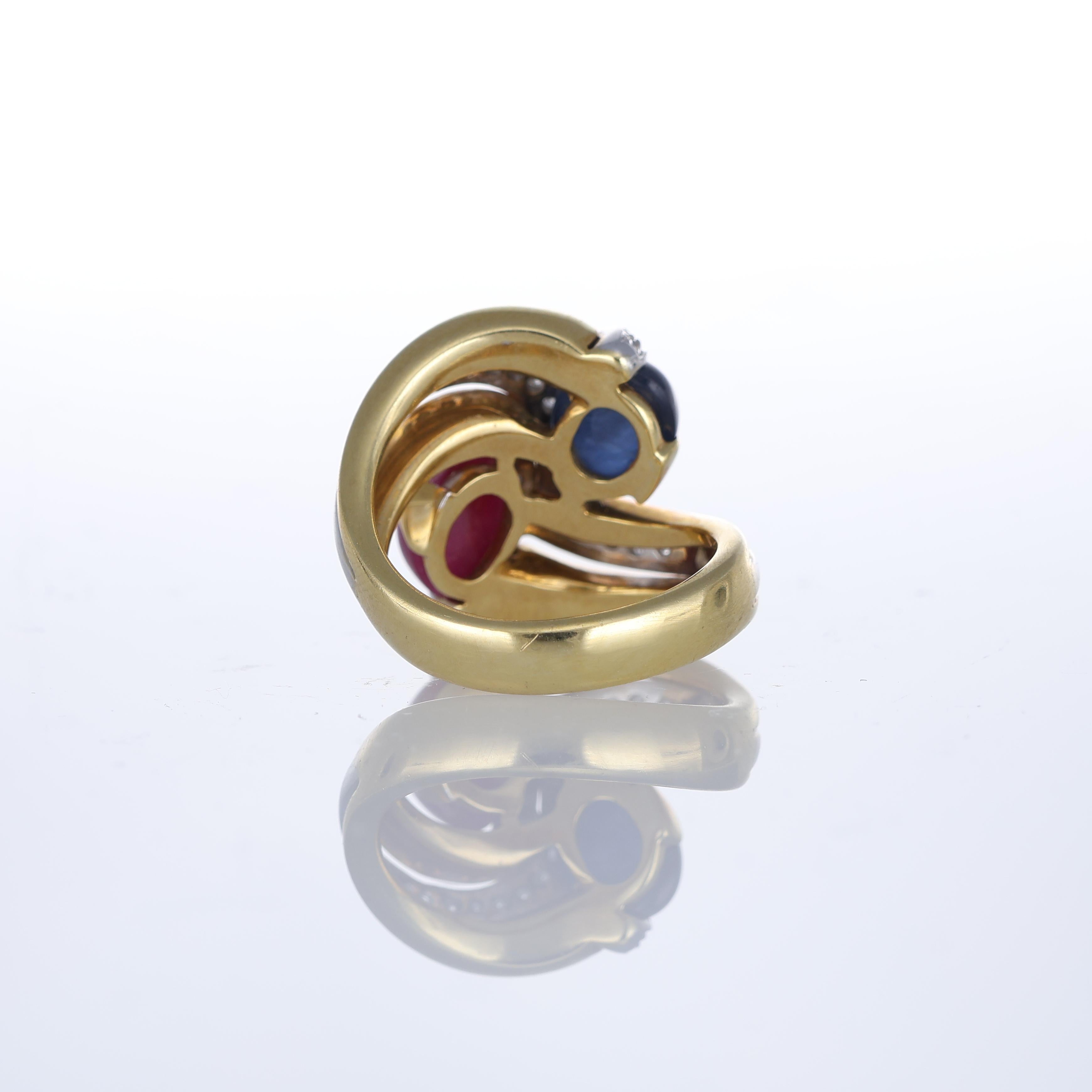18kt Yellow Gold Ring with Cabochon-Cut Sapphire, Ruby, and Diamonds For Sale 1