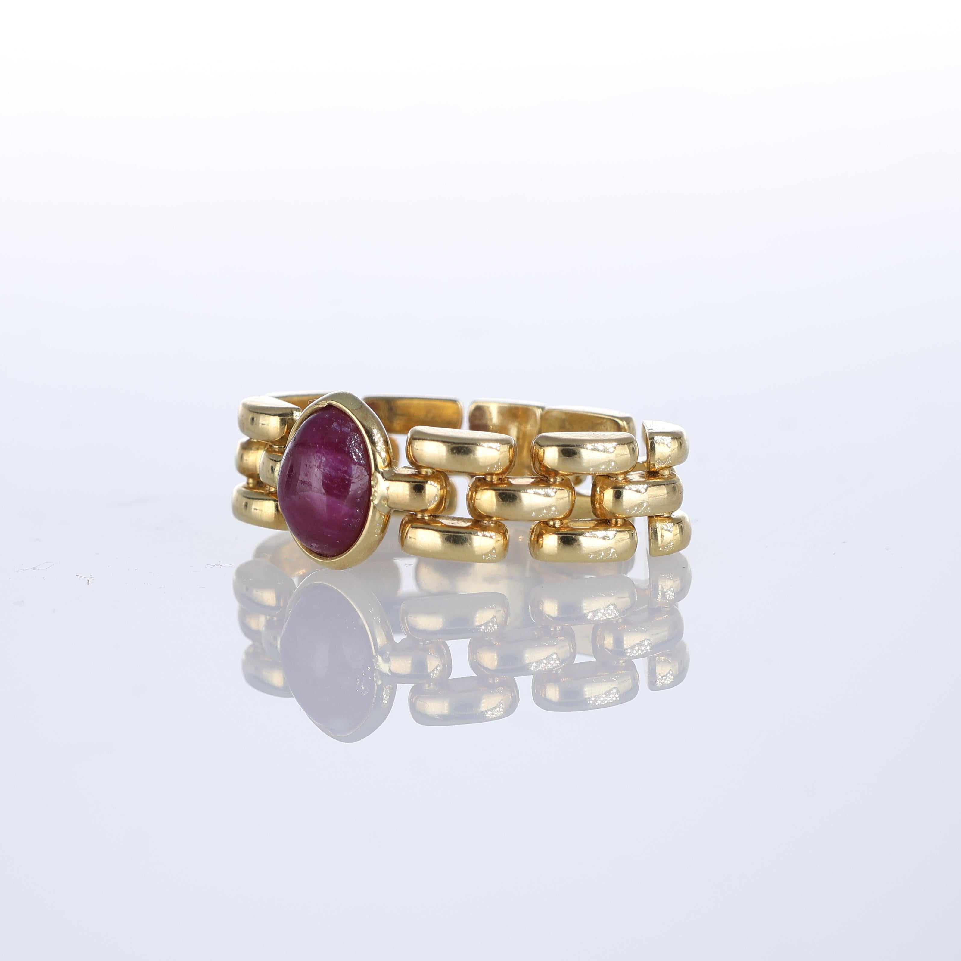 Women's or Men's 18kt Yellow Gold Ring with Cabochon Ruby For Sale