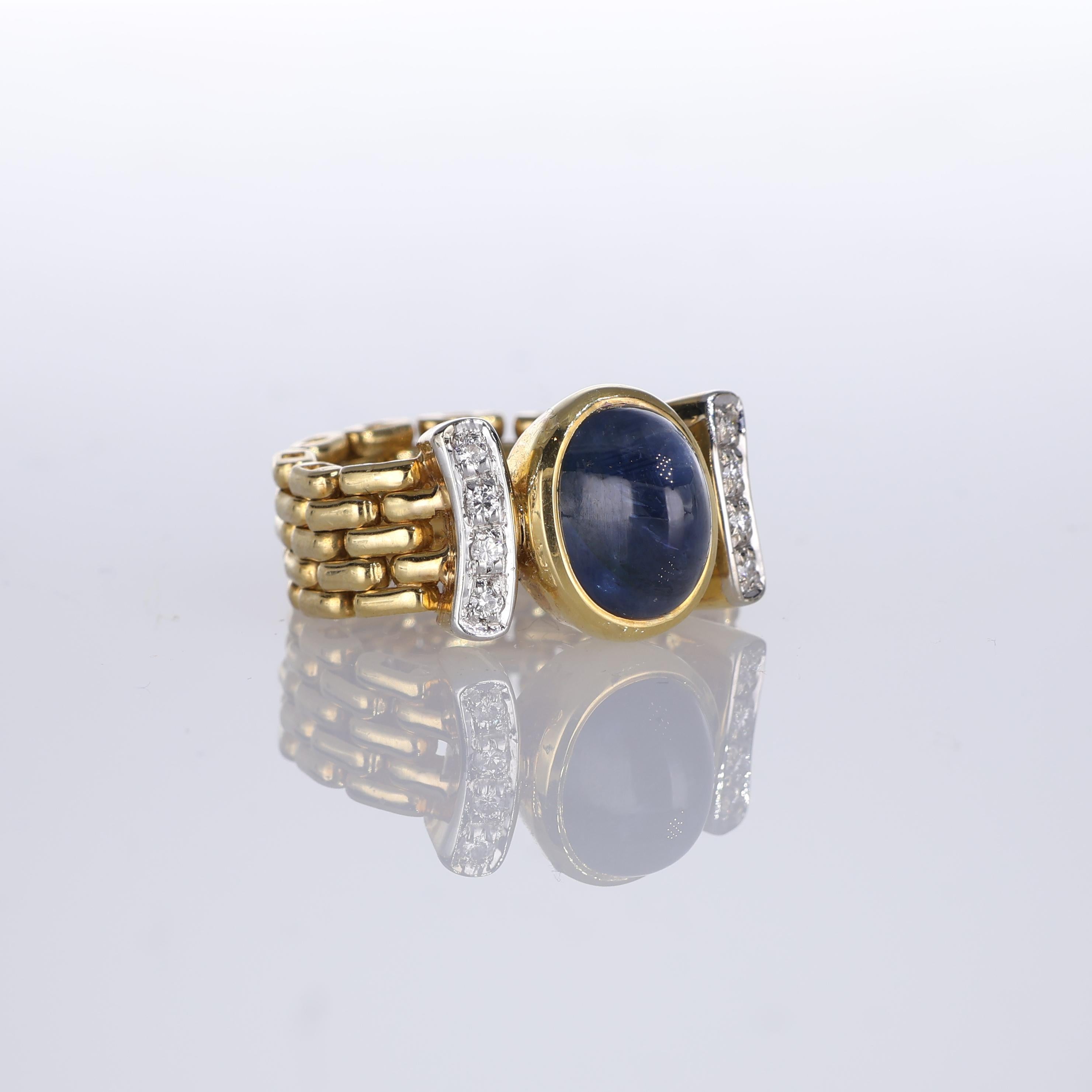 Brilliant Cut 18kt Yellow Gold Ring with Cabochon Sapphire and Diamonds For Sale