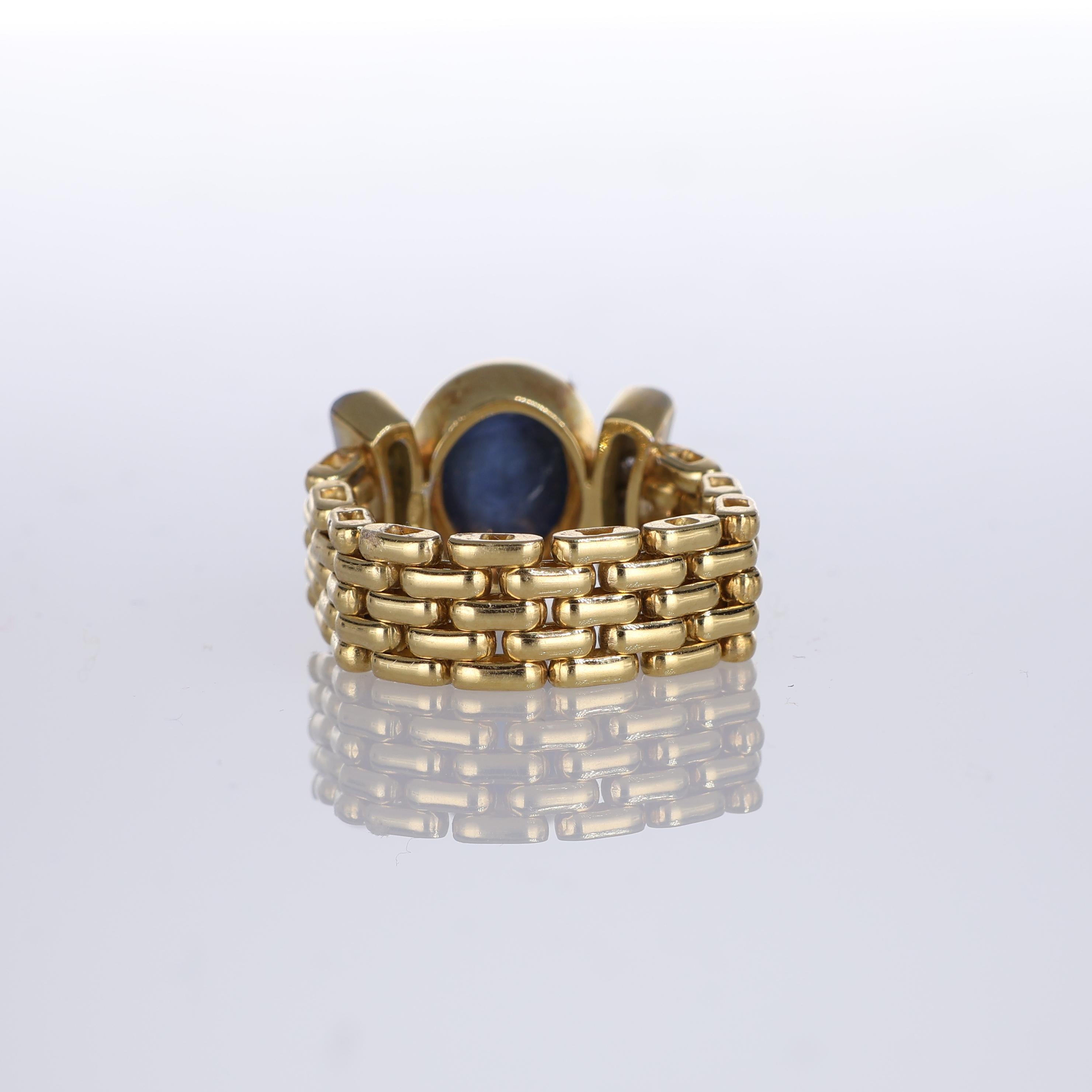 Women's or Men's 18kt Yellow Gold Ring with Cabochon Sapphire and Diamonds For Sale