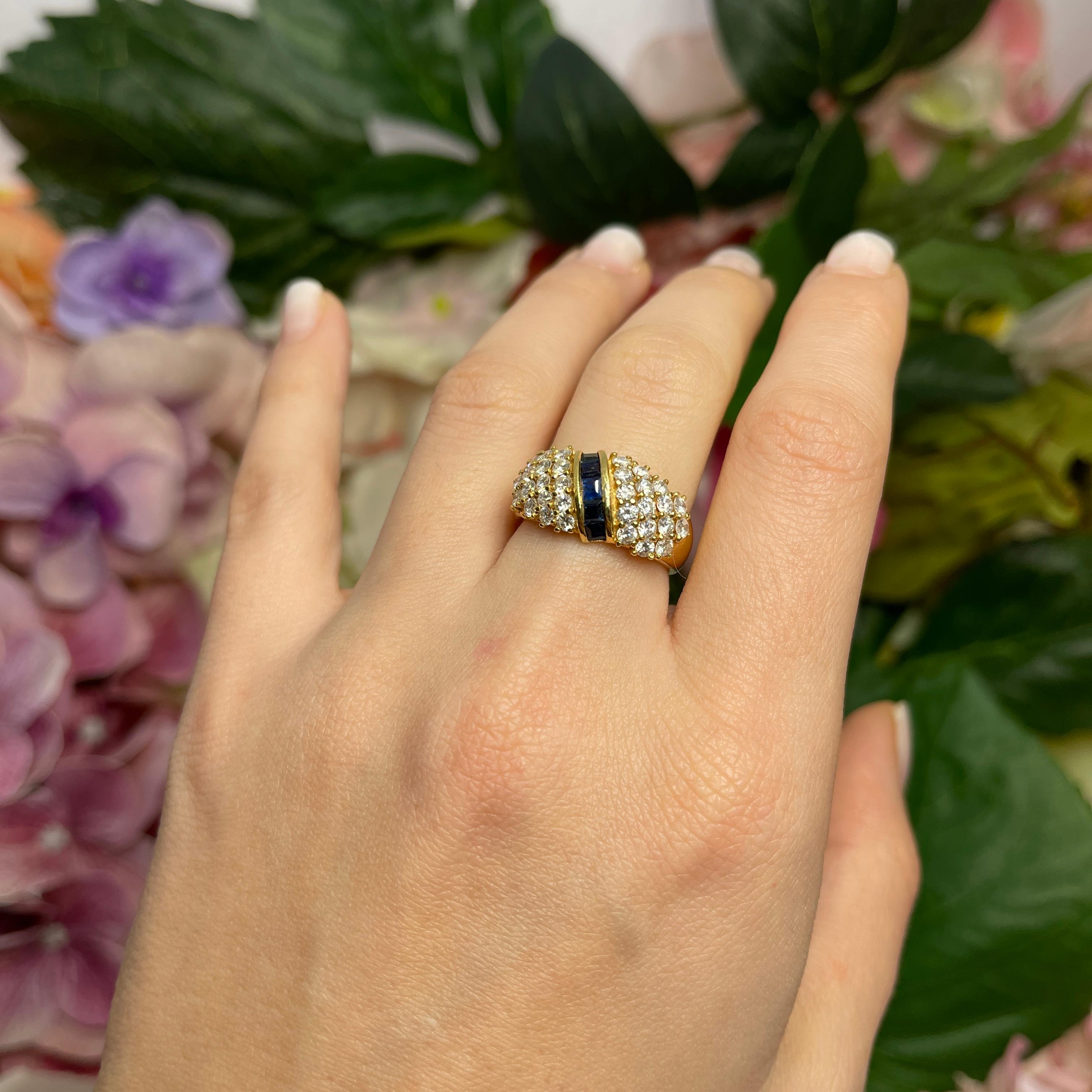 18kt Yellow Gold Ring with Carre Sapphires and Diamond Pavé For Sale 2