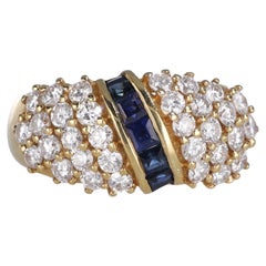 18kt Yellow Gold Ring with Carre Sapphires and Diamond Pavé