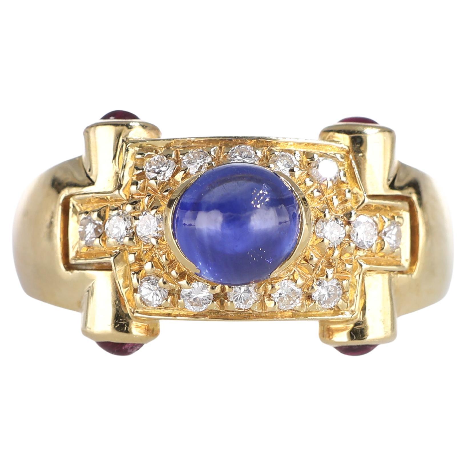 18kt Yellow Gold Ring with Central Cabochon Sapphire and Diamond Pavé