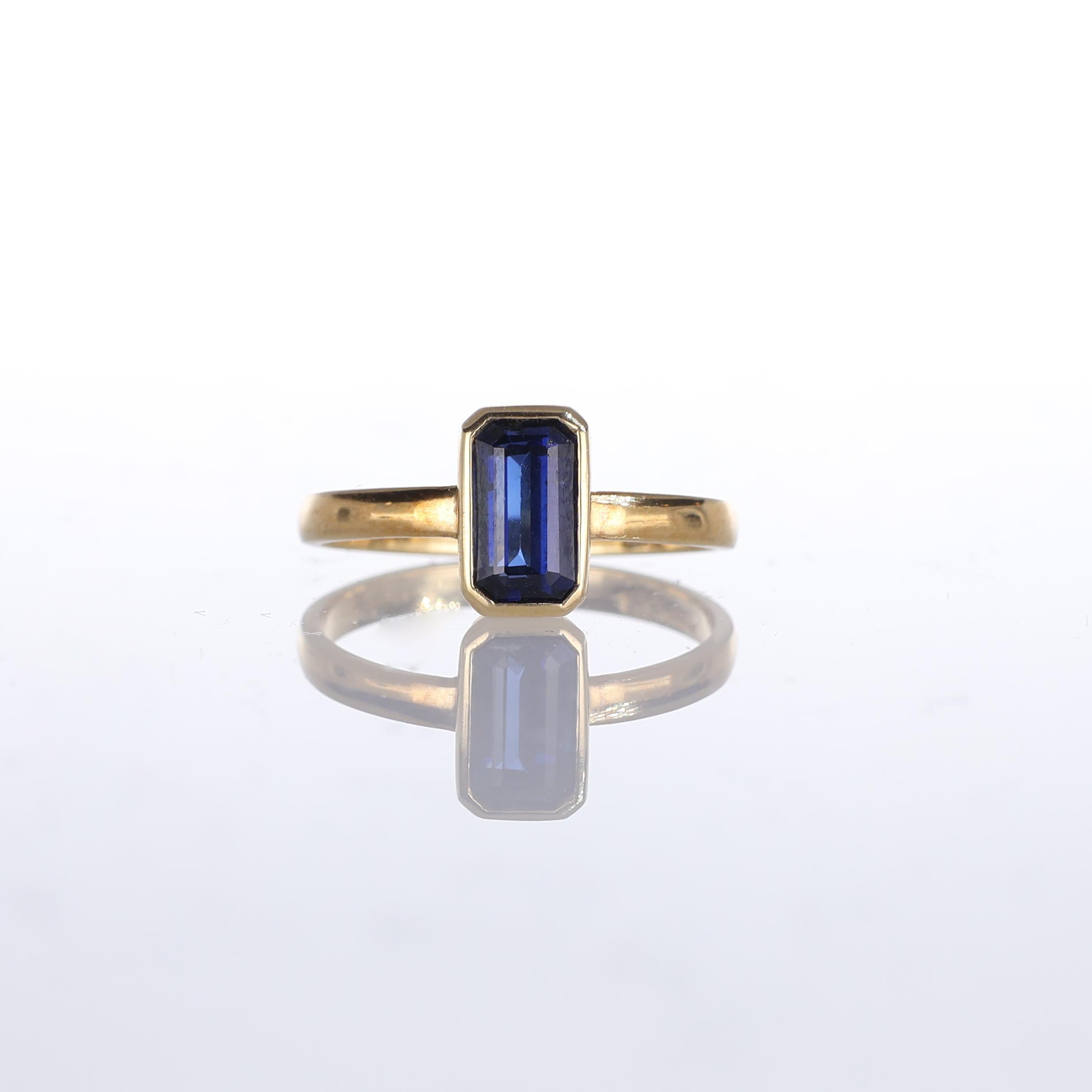 IMPORTANT NOTE:
✔ No additional costs will be added to this order.
✔ Shipping and customs duties are fully covered by us.
--------------------
A delicate 18kt yellow gold ring featuring a central sapphire weighing 0.28 carats. The sleek and minimal