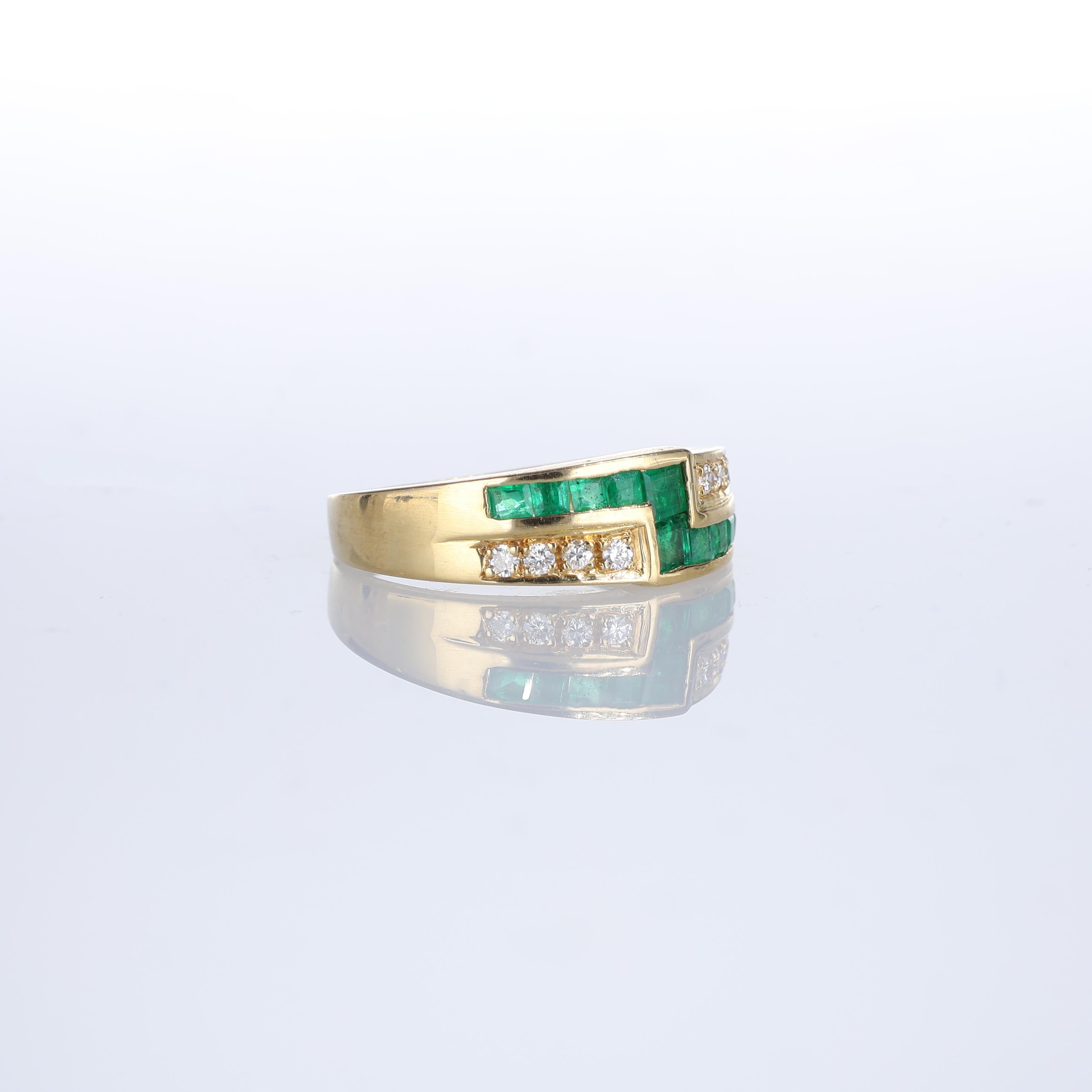Brilliant Cut 18kt Yellow Gold Ring with Emerald and Diamond Rows For Sale