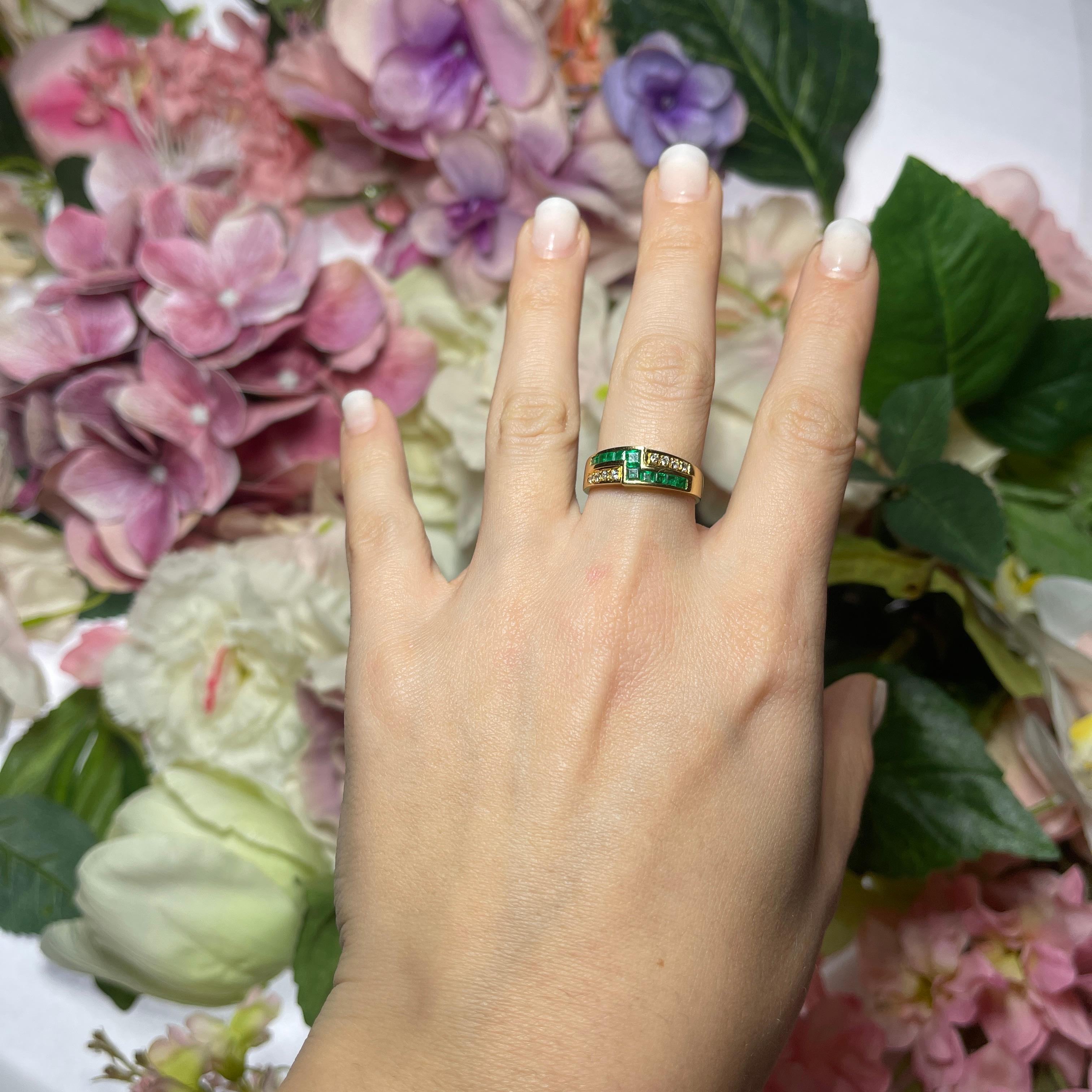 18kt Yellow Gold Ring with Emerald and Diamond Rows For Sale 1