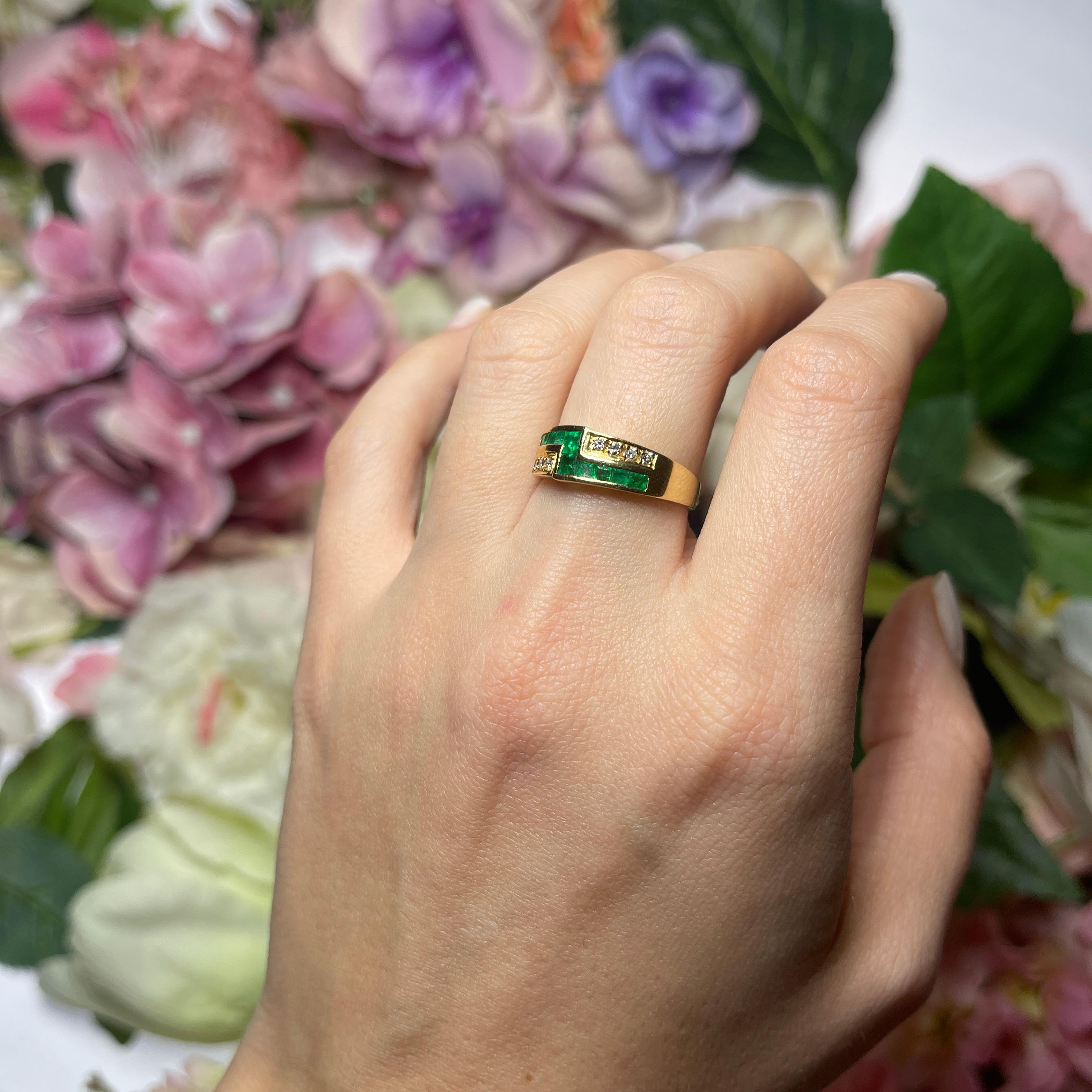 18kt Yellow Gold Ring with Emerald and Diamond Rows For Sale 2