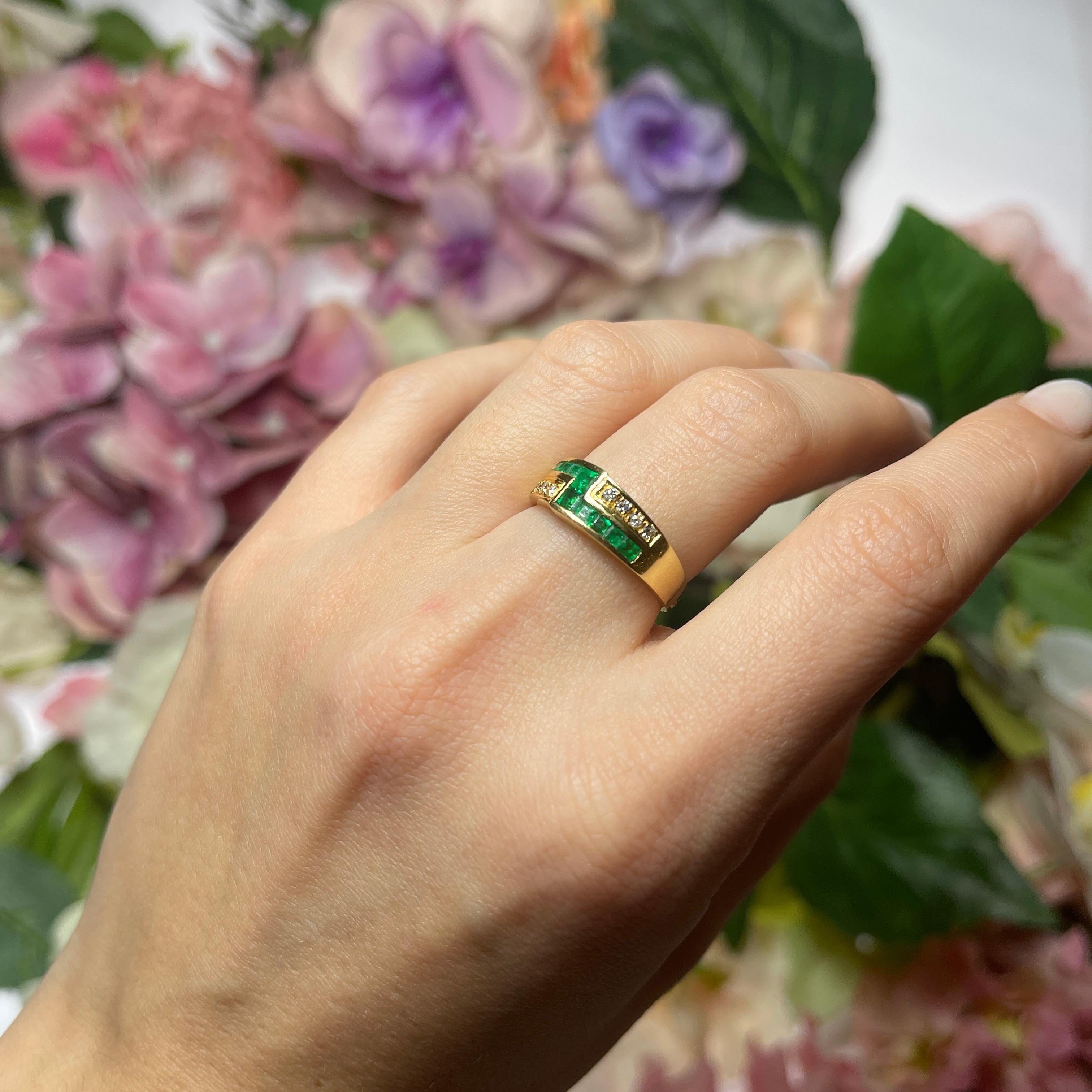 18kt Yellow Gold Ring with Emerald and Diamond Rows For Sale 3