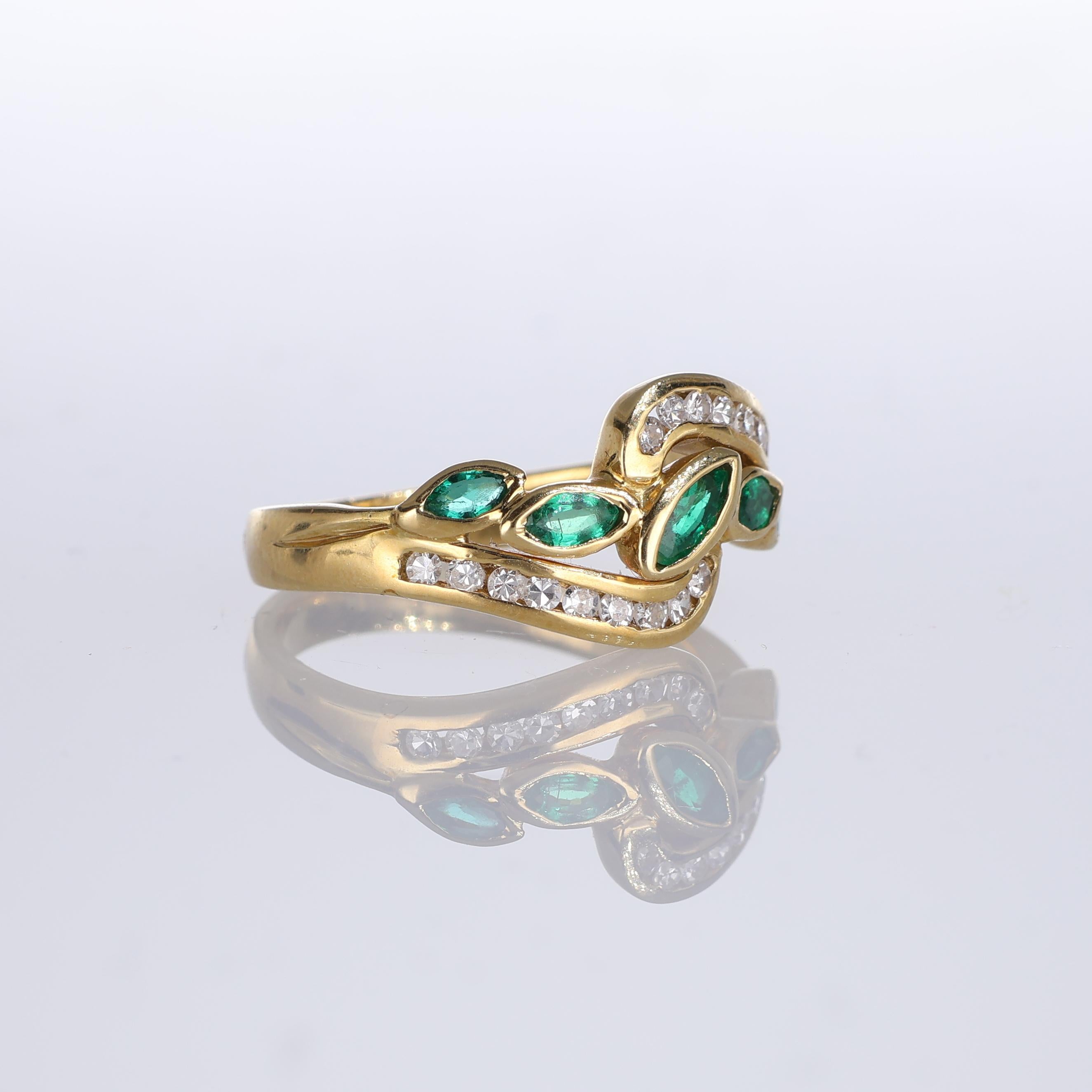 Brilliant Cut 18kt Yellow Gold Ring with Emeralds and Diamonds For Sale
