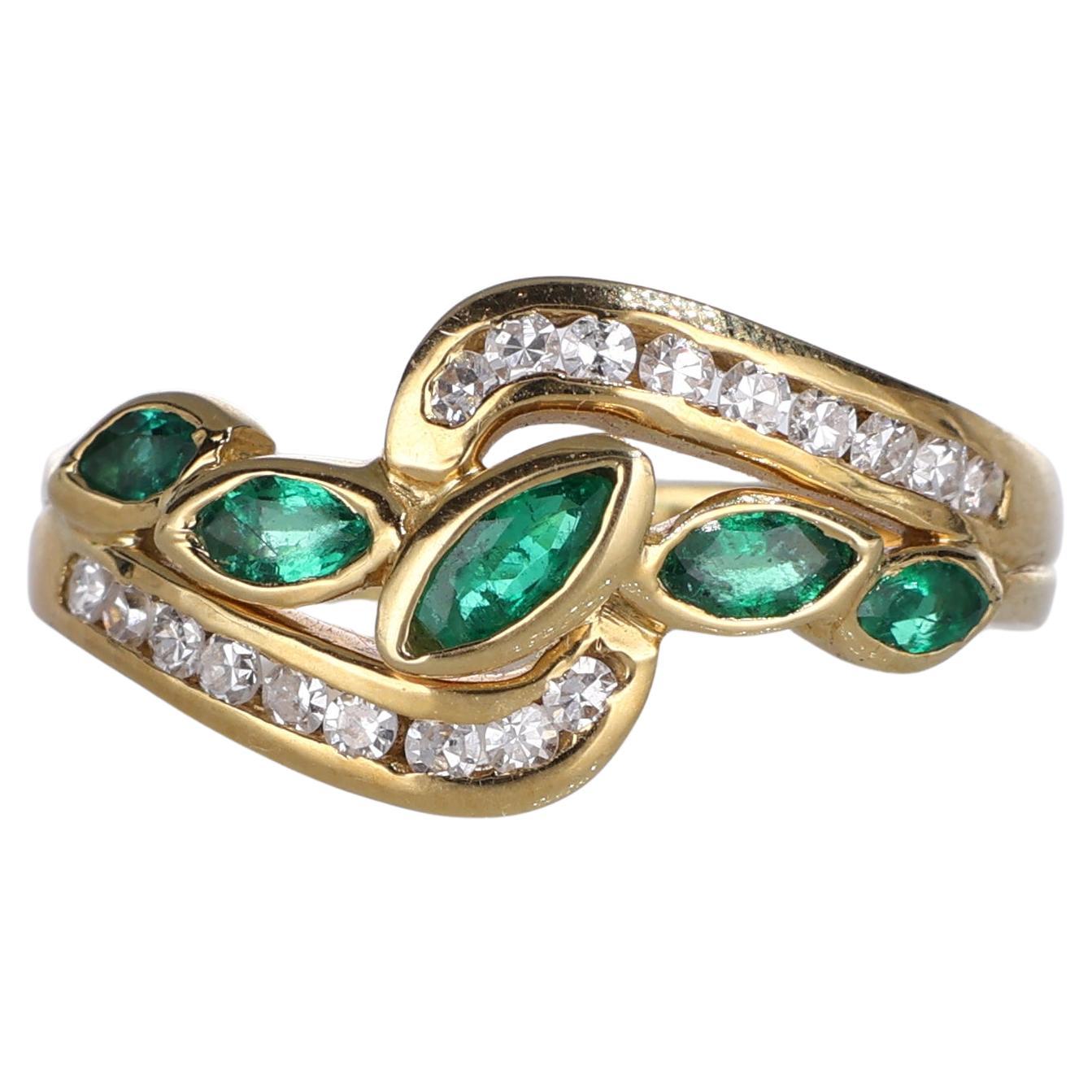 18kt Yellow Gold Ring with Emeralds and Diamonds