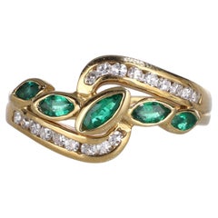 18kt Yellow Gold Ring with Emeralds and Diamonds