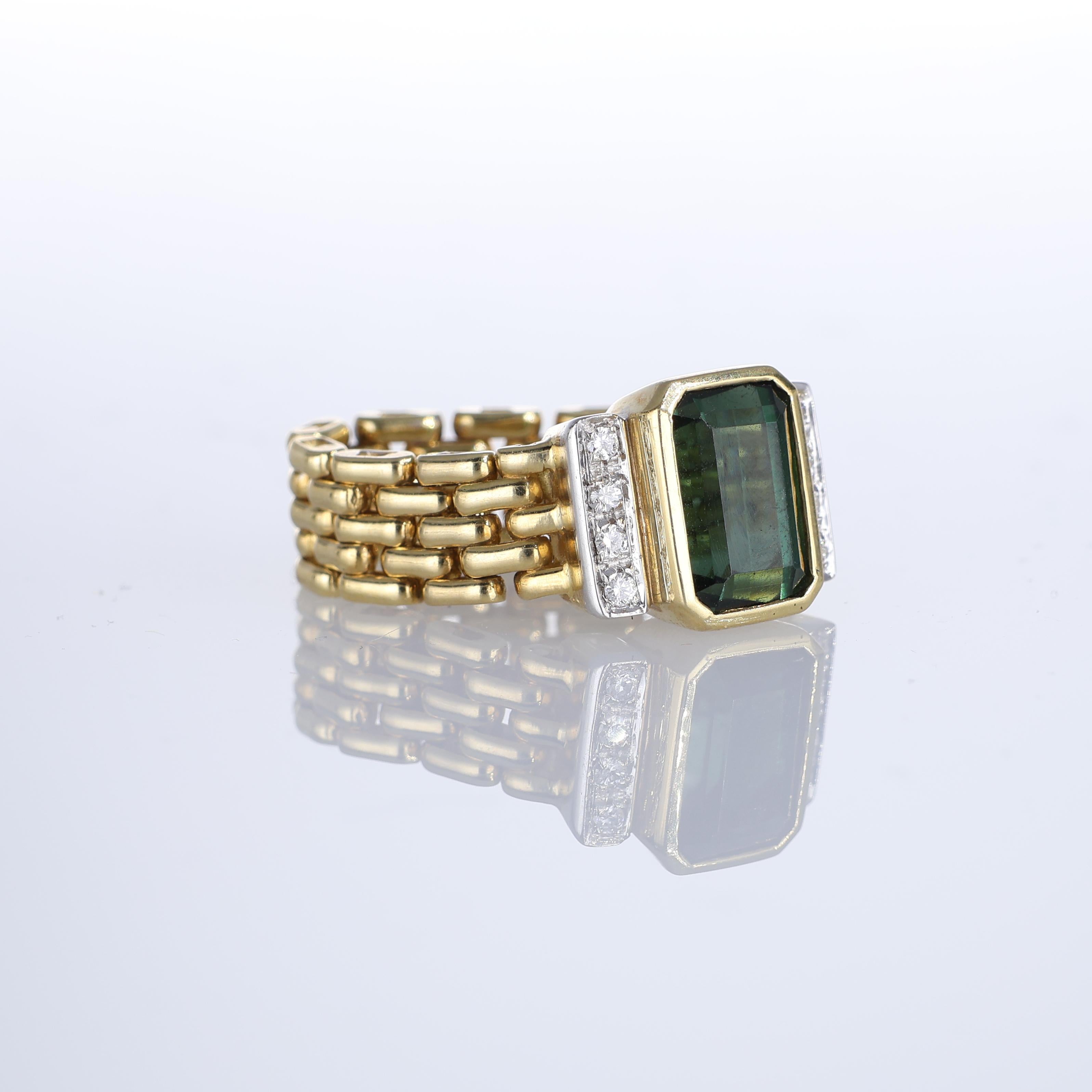 Brilliant Cut 18kt Yellow Gold Ring with Green Tourmaline and Diamonds For Sale