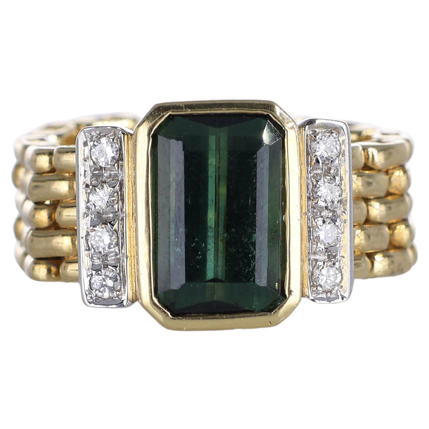 18kt Yellow Gold Ring with Green Tourmaline and Diamonds
