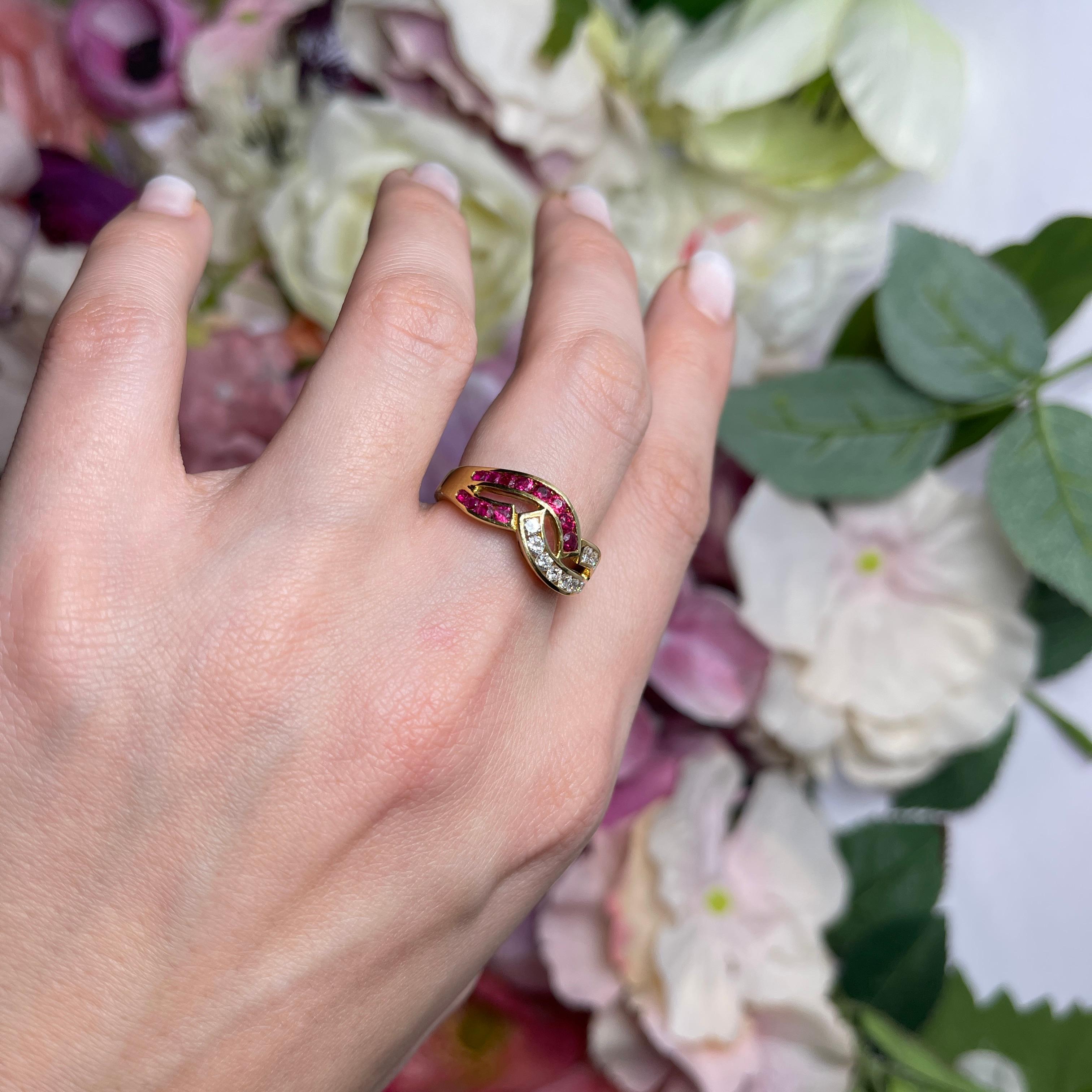 18kt Yellow Gold Ring with Intertwined Rubies and Diamonds For Sale 3