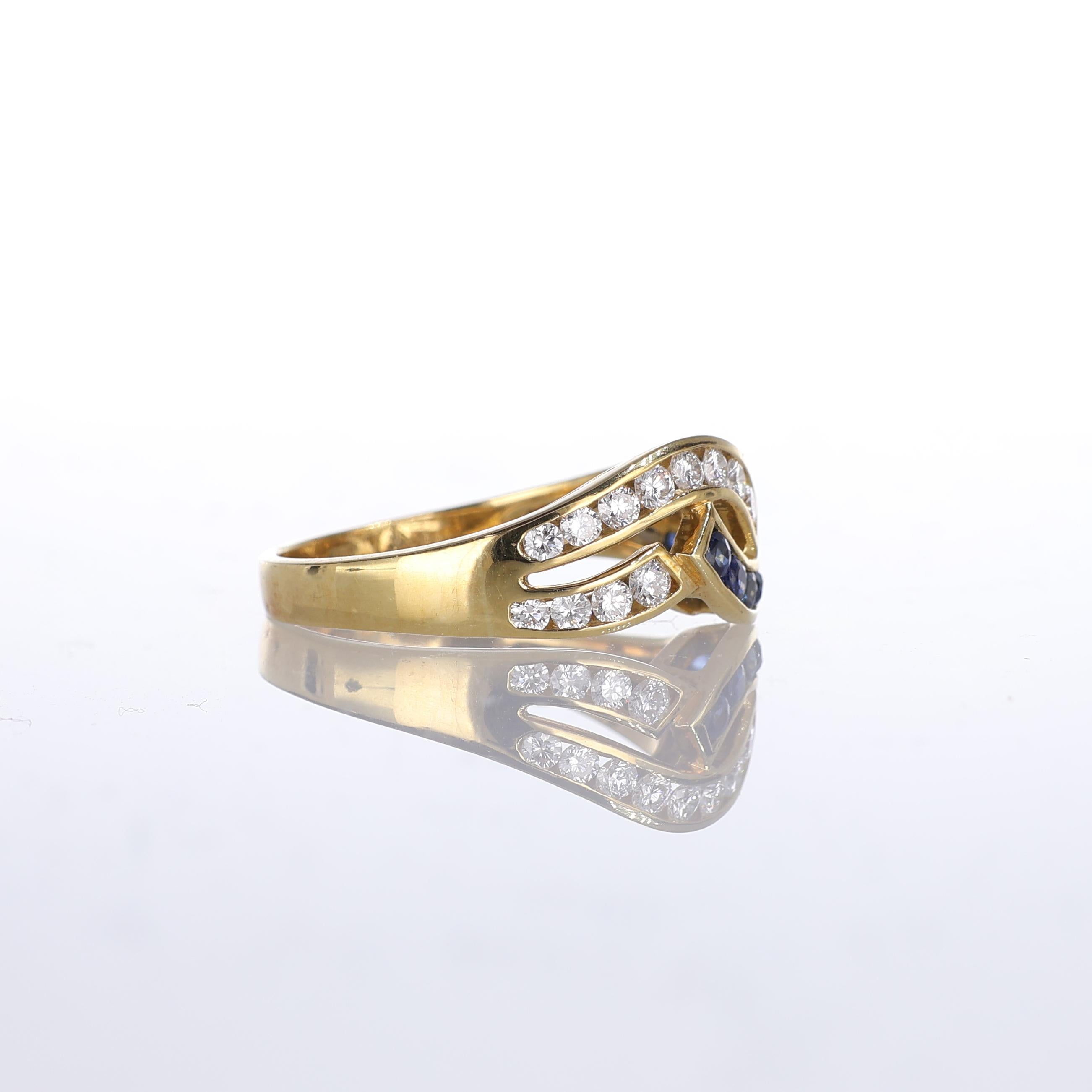 Brilliant Cut 18kt Yellow Gold Ring with Intertwined Sapphire and Diamond Rows For Sale