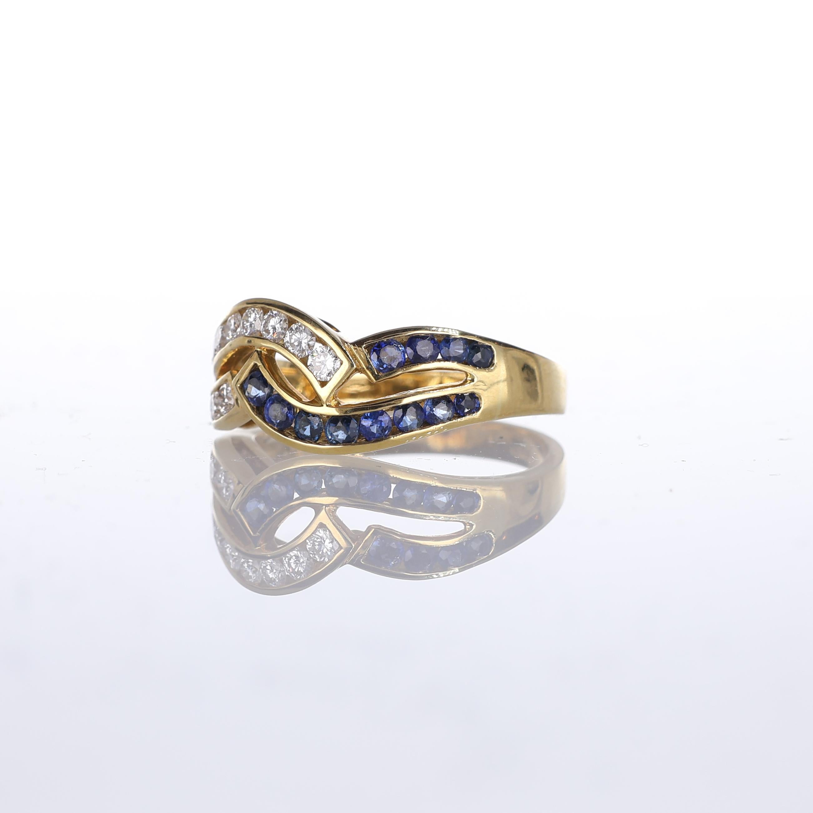 18kt Yellow Gold Ring with Intertwined Sapphire and Diamond Rows In New Condition For Sale In Bergamo, BG