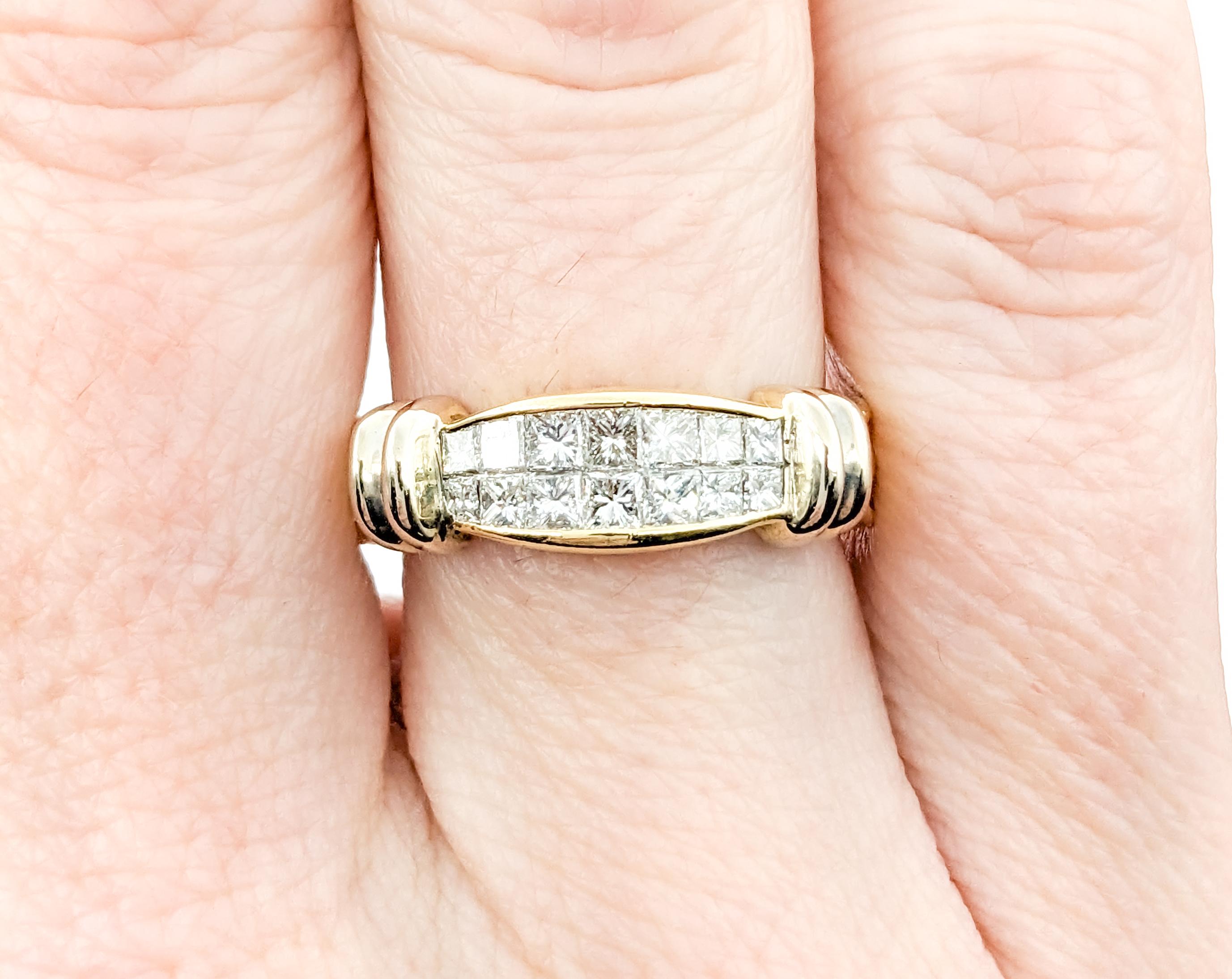 18kt Yellow Gold Ring With Invisible Set Diamonds In Excellent Condition For Sale In Bloomington, MN