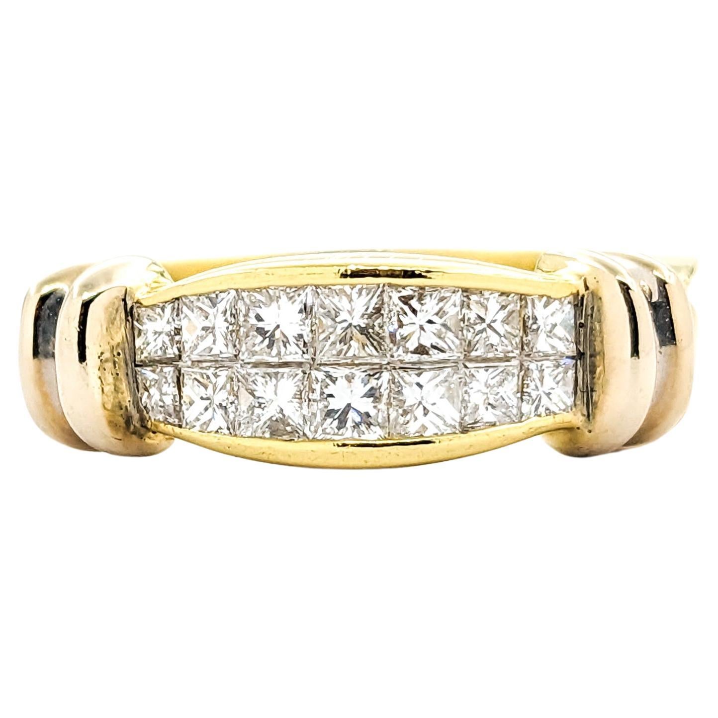 Bague en or jaune 18kt avec diamants sertis invisibles en vente