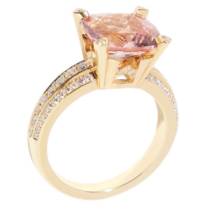 18kt Yellow gold Ring with Morganite and diamonds – Waalseiland Bridge For Sale