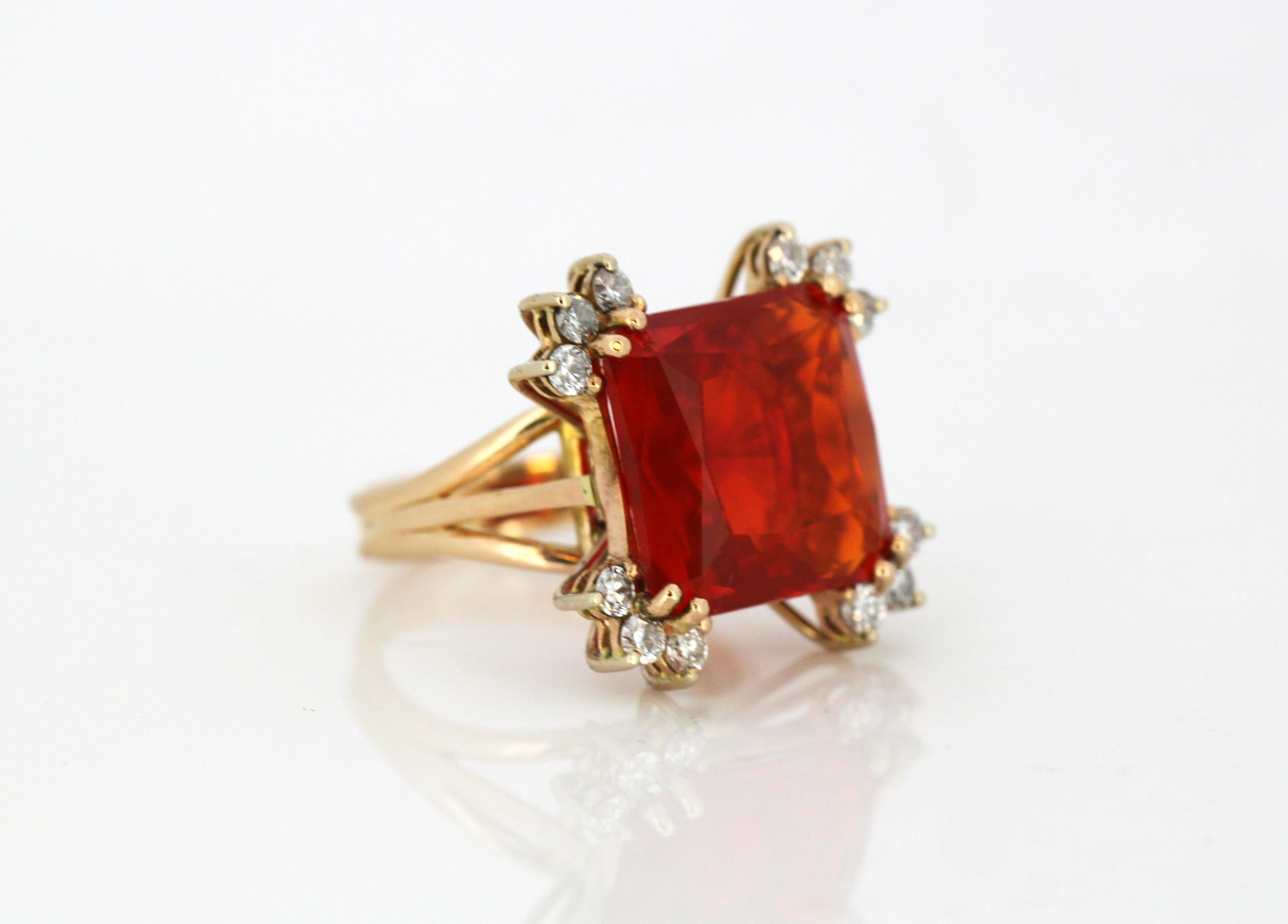 18 Karat Yellow Gold Ring with Natural Fire Opal 10.18 Carat and Diamonds, Italy 2