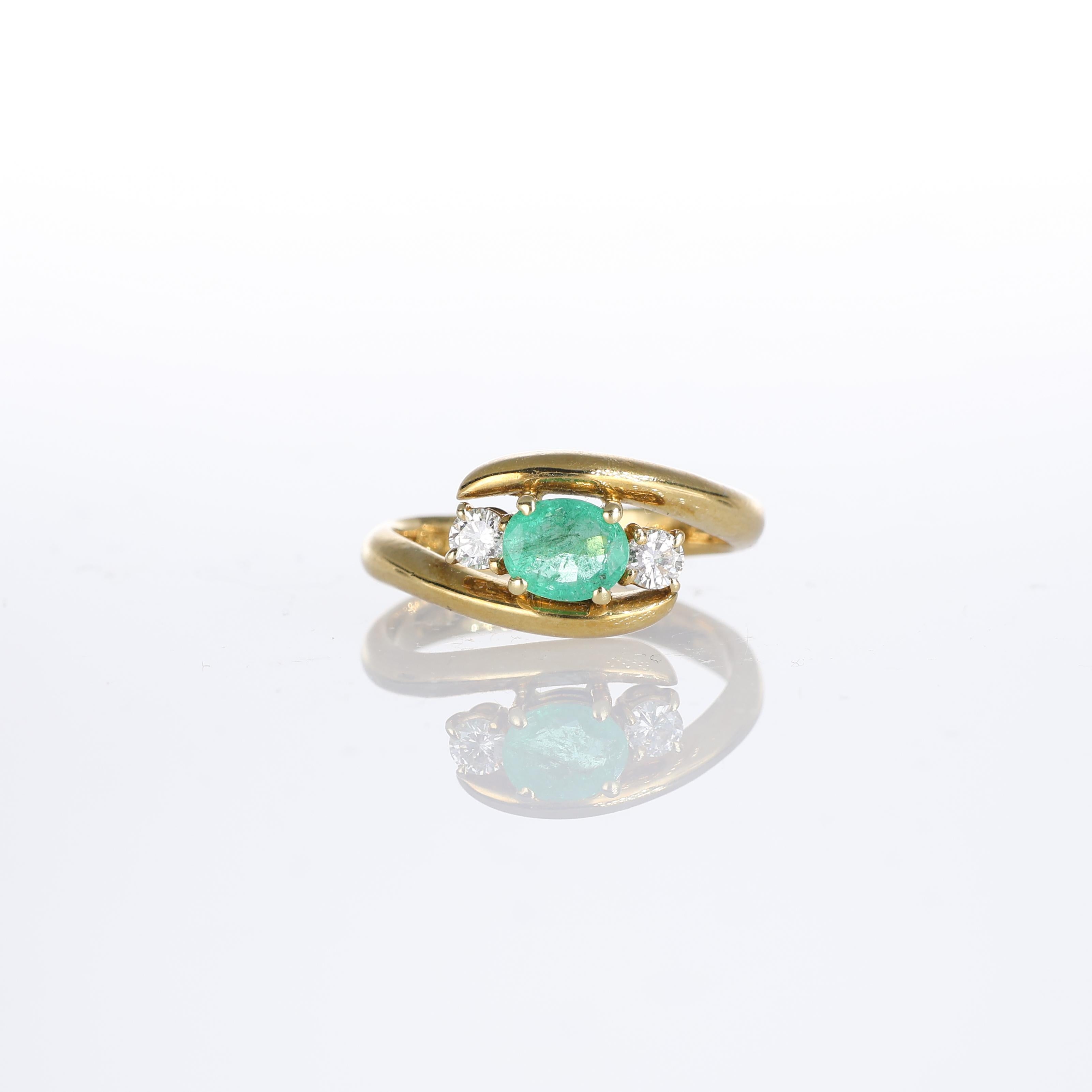 IMPORTANT NOTE:
✔ No additional costs will be added to this order.
✔ Shipping and customs duties are fully covered by us.
--------------------
A refined 18kt yellow gold ring featuring a vivid oval emerald complemented by sparkling brilliant-cut