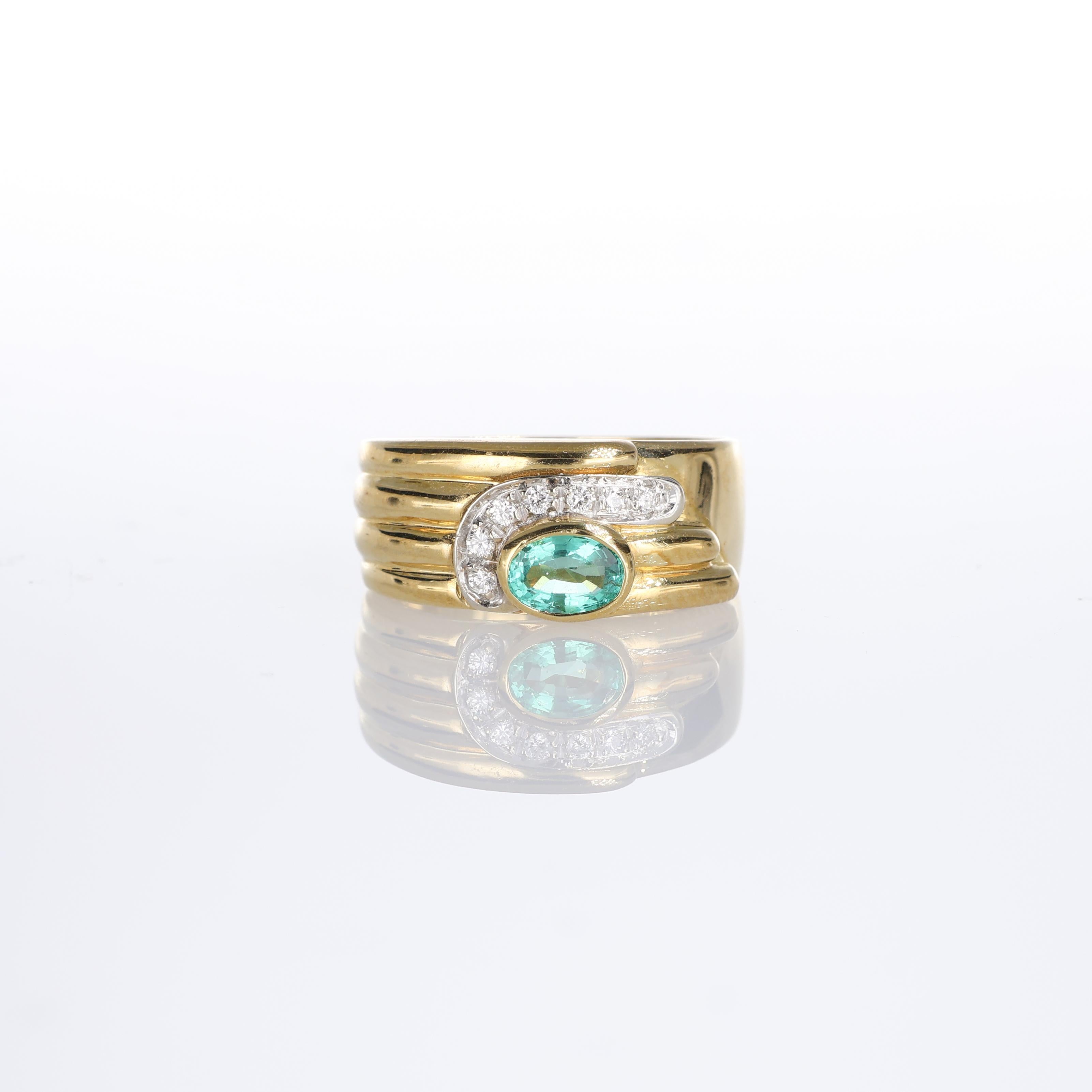 IMPORTANT NOTE:
✔ No additional costs will be added to this order.
✔ Shipping and customs duties are fully covered by us.
--------------------
A stunning 18kt yellow gold ring featuring an oval-cut emerald weighing 0.15 carats, complemented by a