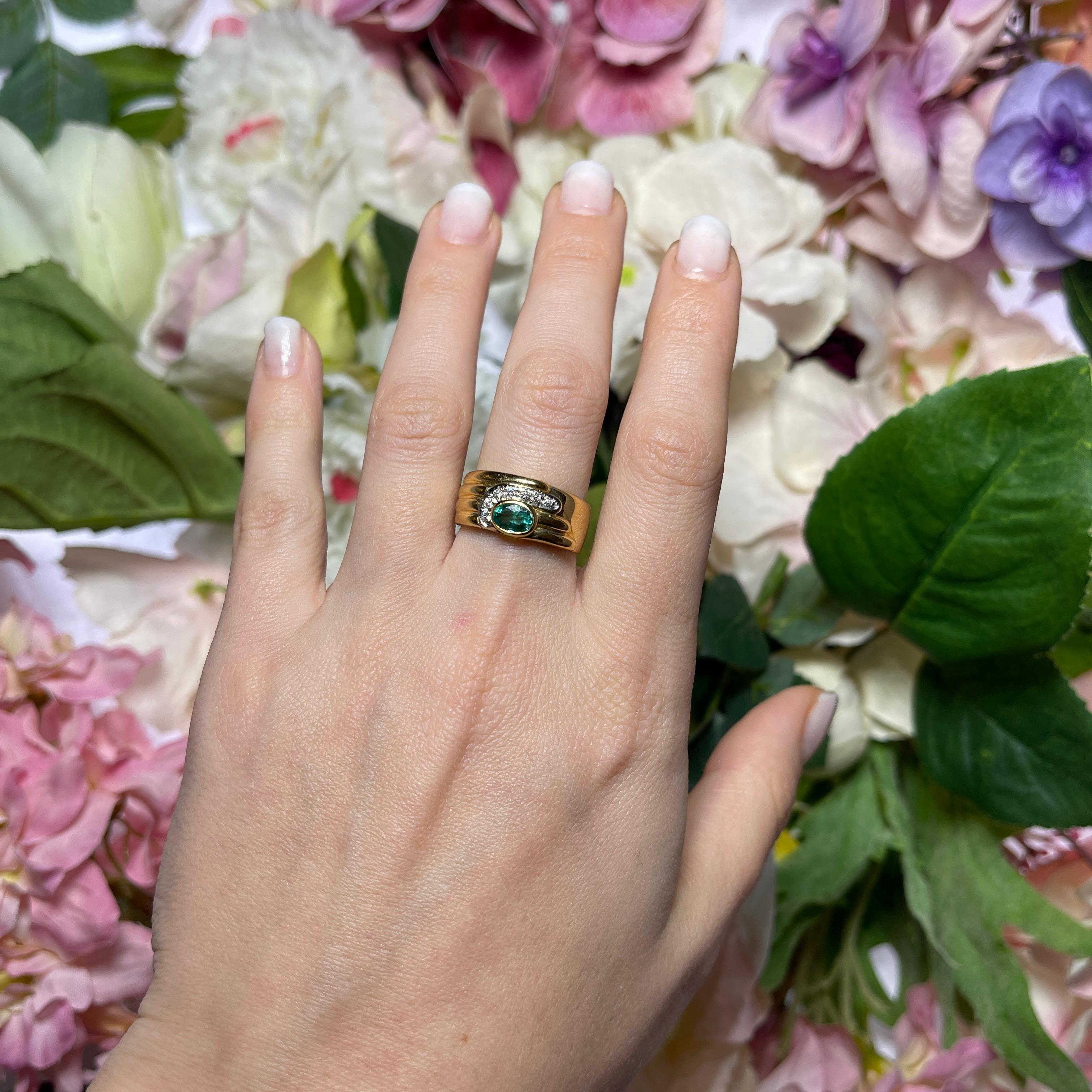 18kt Yellow Gold Ring with Oval Emerald and Pave Diamond Detail For Sale 1
