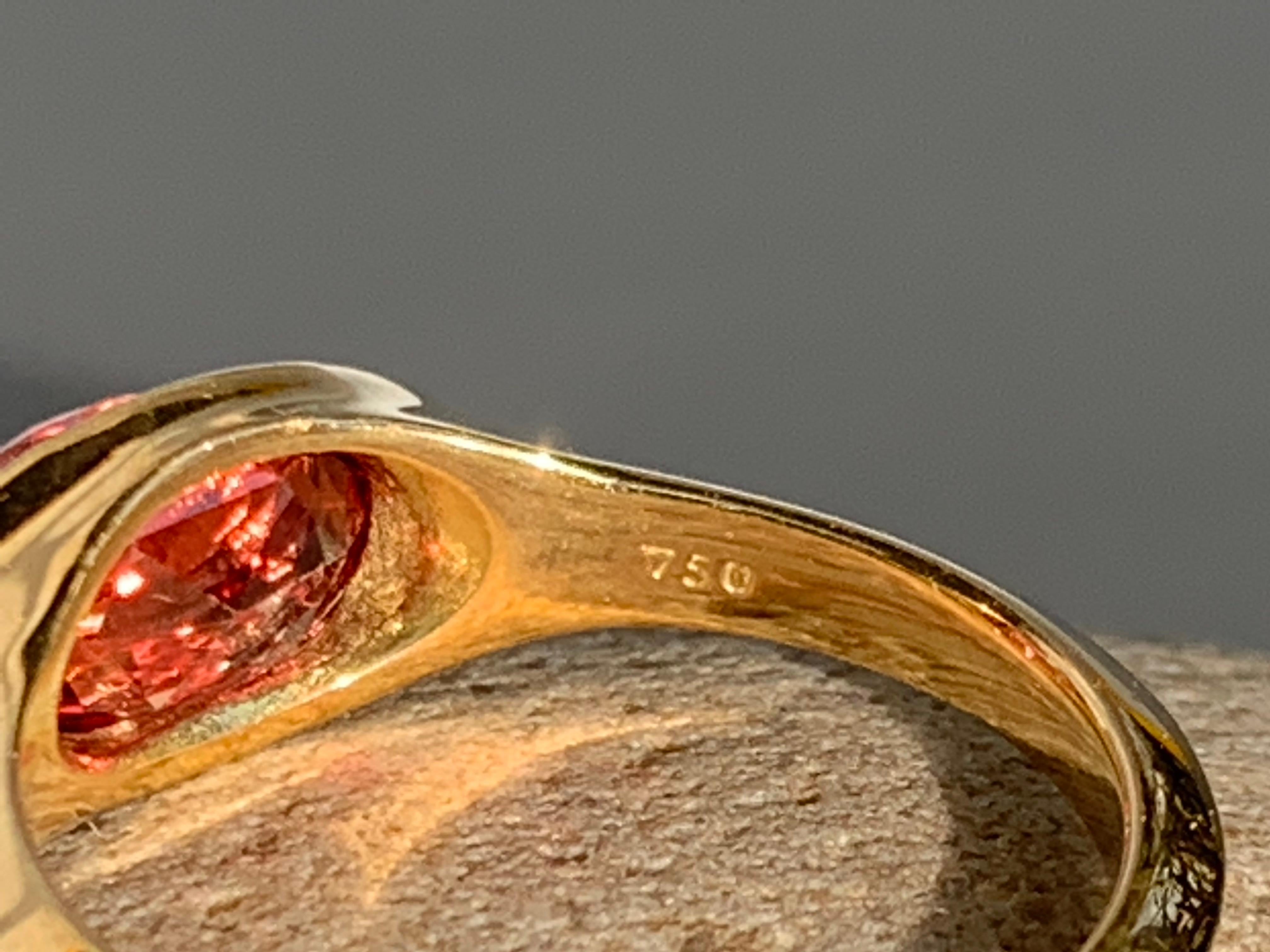 18kt Yellow Gold Ring with Rose Cut Sapphires in Deep Orange and Peach Marquise For Sale 2