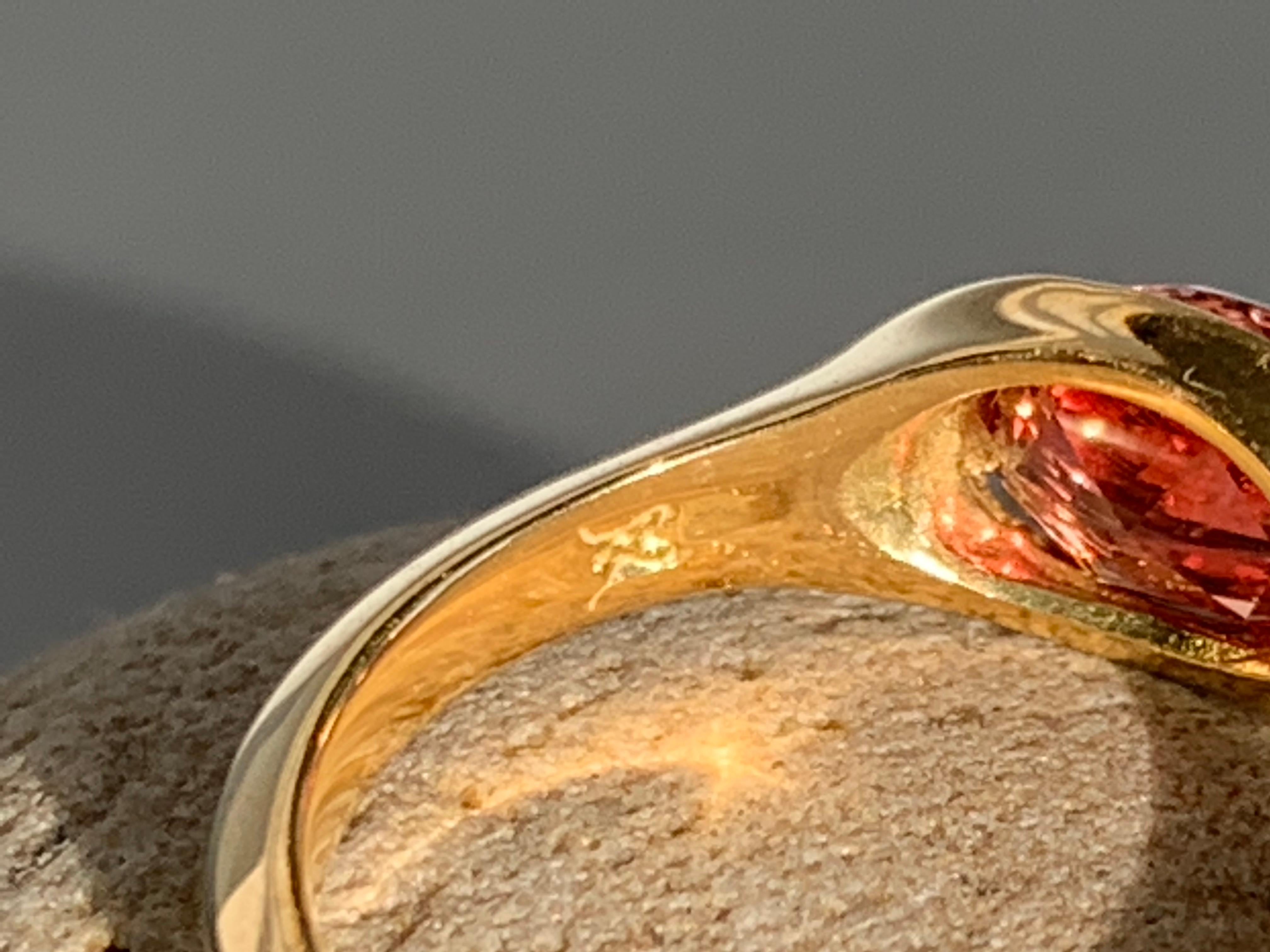 18kt Yellow Gold Ring with Rose Cut Sapphires in Deep Orange and Peach Marquise For Sale 3