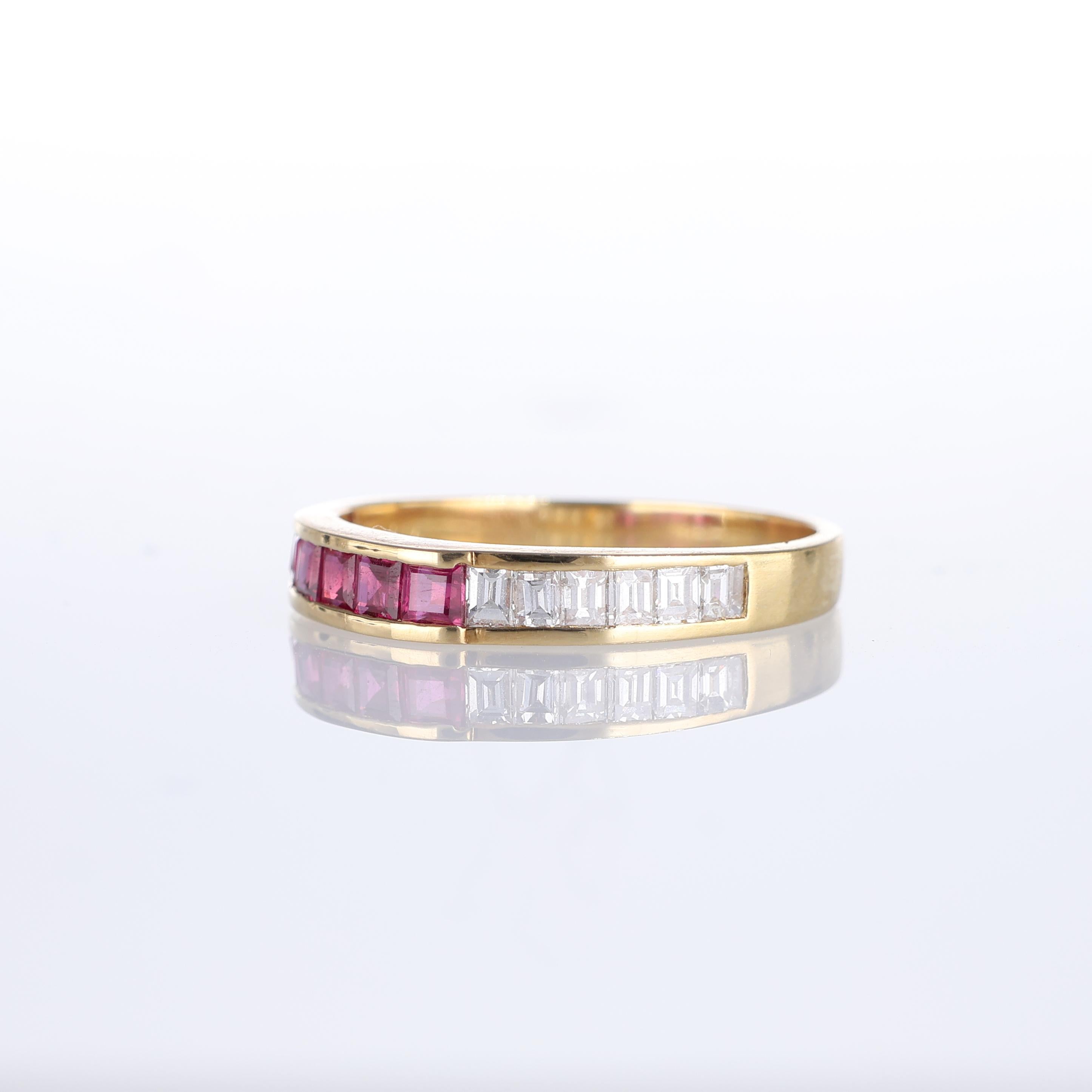 Women's or Men's 18kt Yellow Gold Ring with Ruby and Diamond Baguettes For Sale