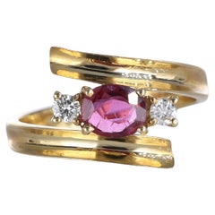 18kt Yellow Gold Ring with Ruby and Diamonds
