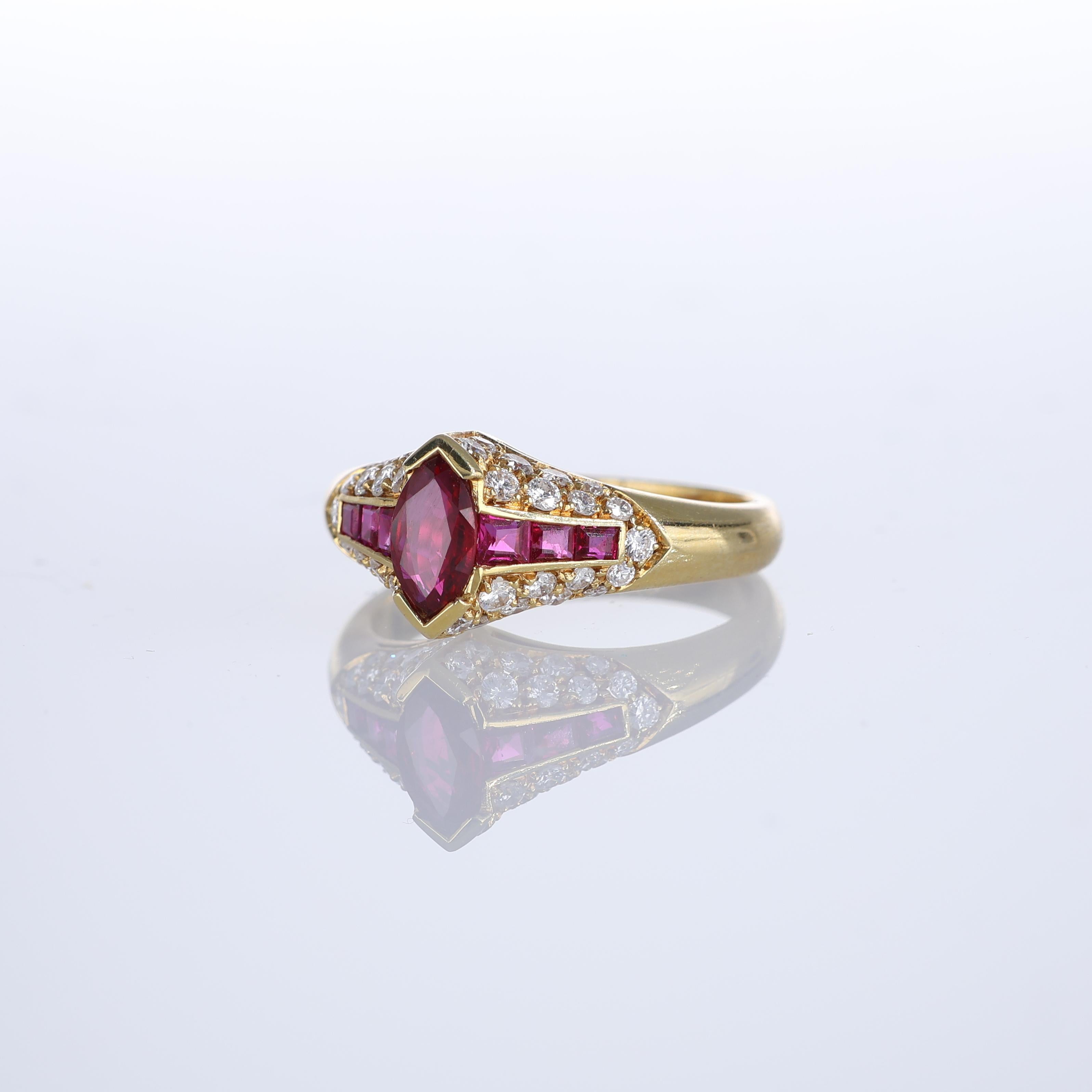 18kt Yellow Gold Ring with Ruby Baguettes and Diamonds In New Condition For Sale In Bergamo, BG