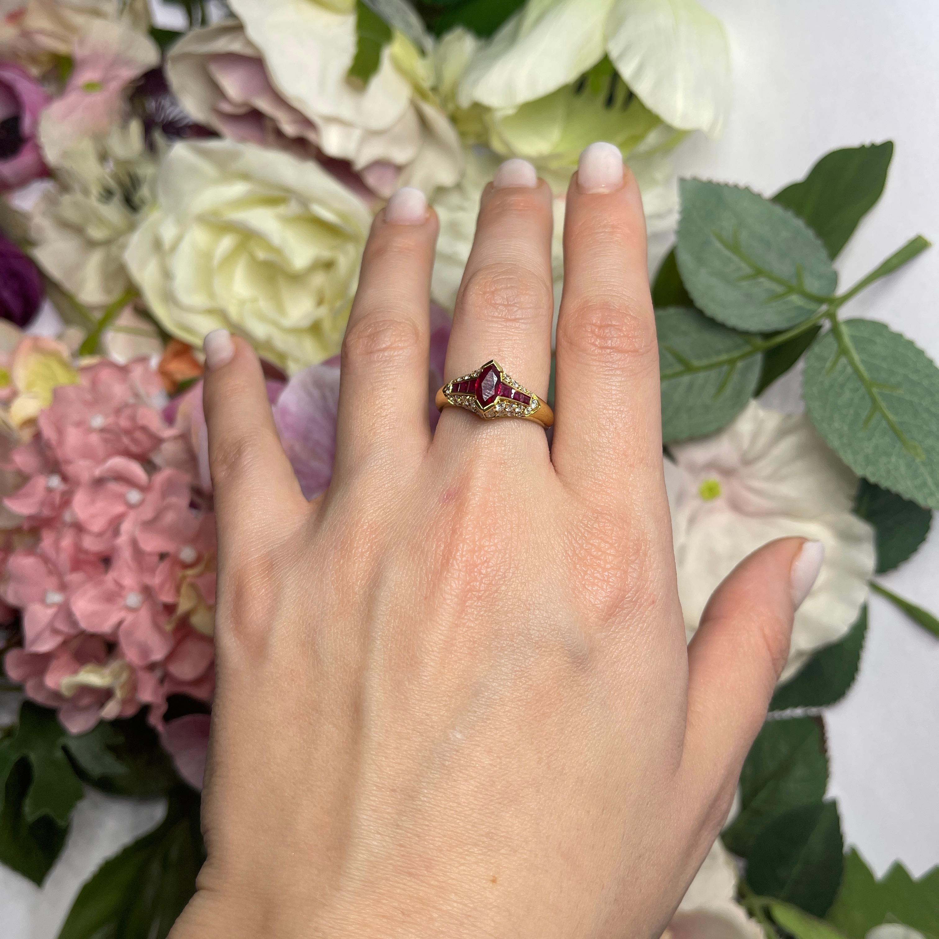 18kt Yellow Gold Ring with Ruby Baguettes and Diamonds For Sale 1