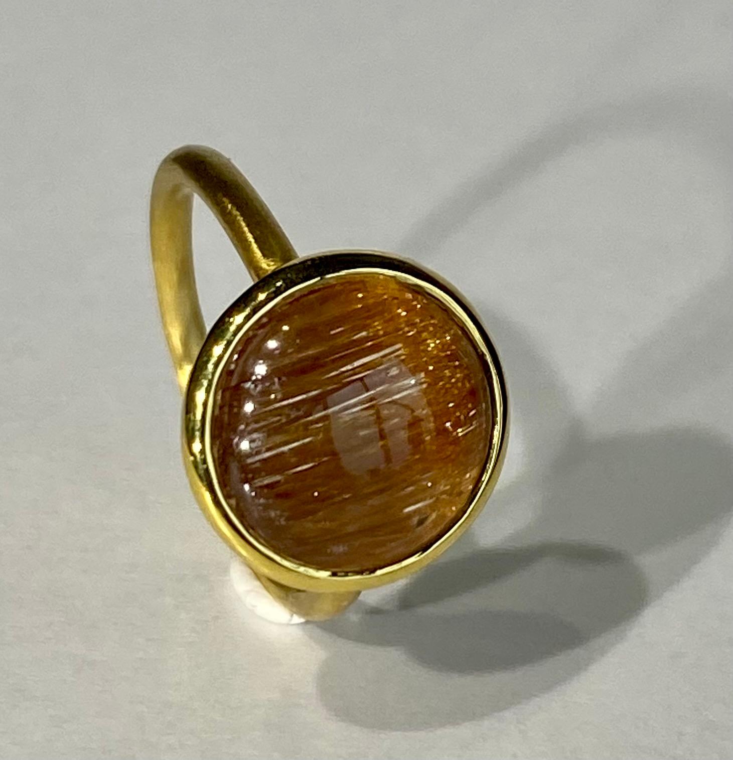 18kt Brushed Yellow Gold Ring set with a Rutile Quartz Cabochon For Sale 5