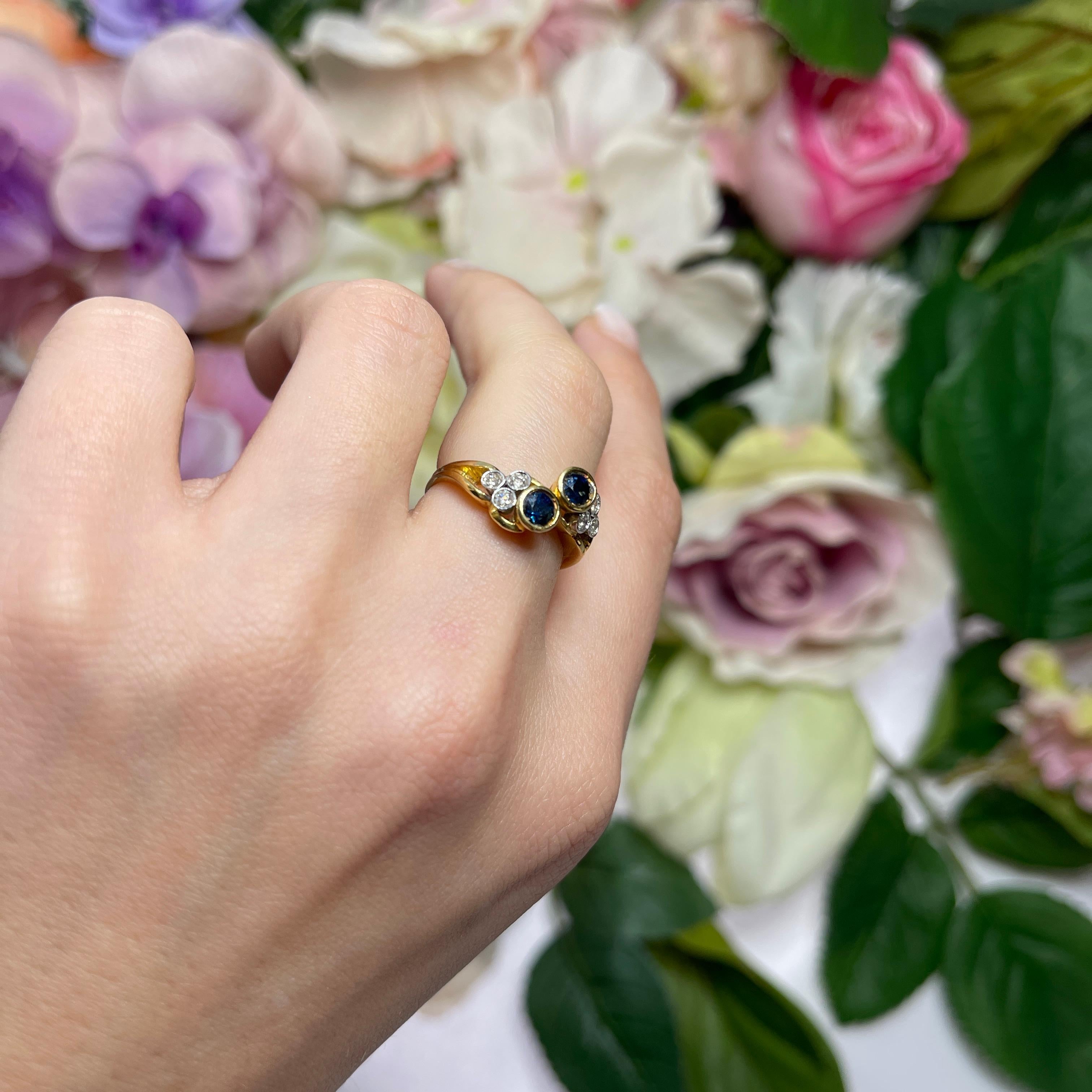 Ring aus 18 Karat Gelbgold mit Saphiren und Diamanten im Angebot 3