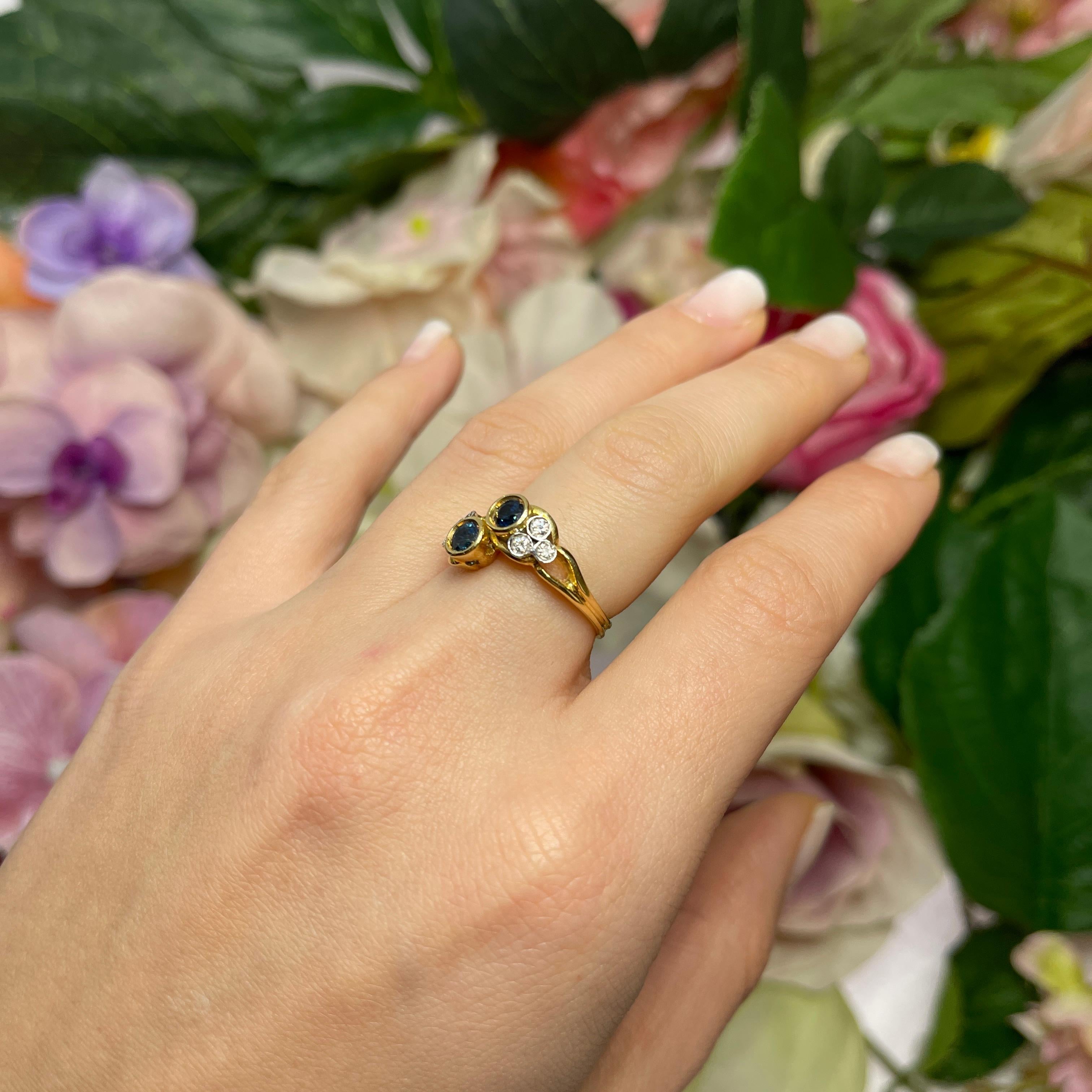 Ring aus 18 Karat Gelbgold mit Saphiren und Diamanten im Angebot 4