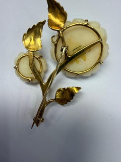 18KT yellow gold rose brooch large size, year unknown.