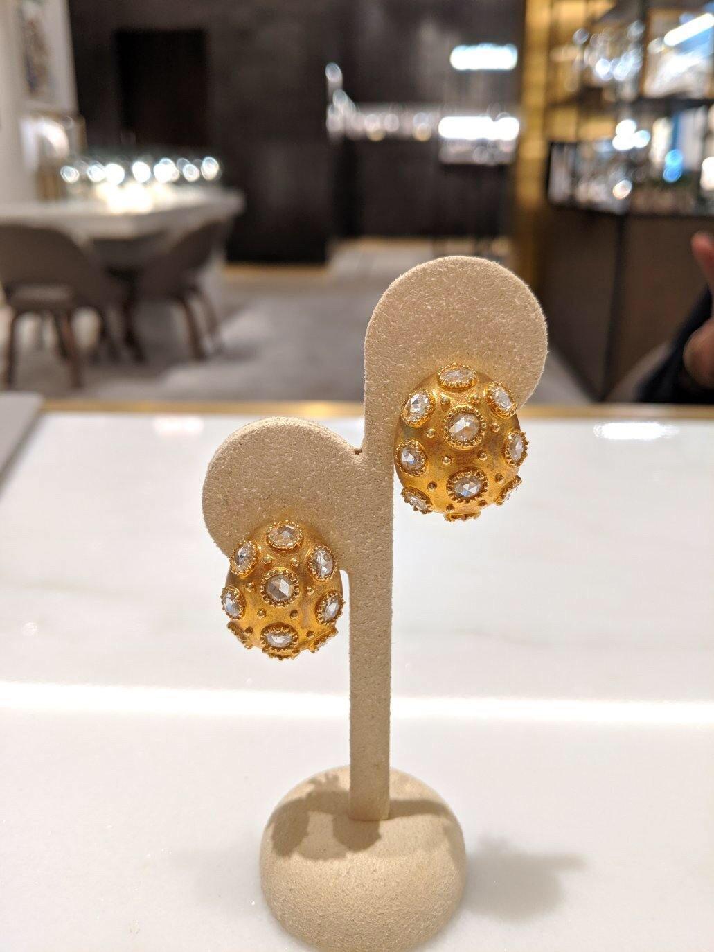 Contemporain Boucles d'oreilles ovales Bombay en or jaune 18 carats et diamants taille rose de 3,93 carats en vente