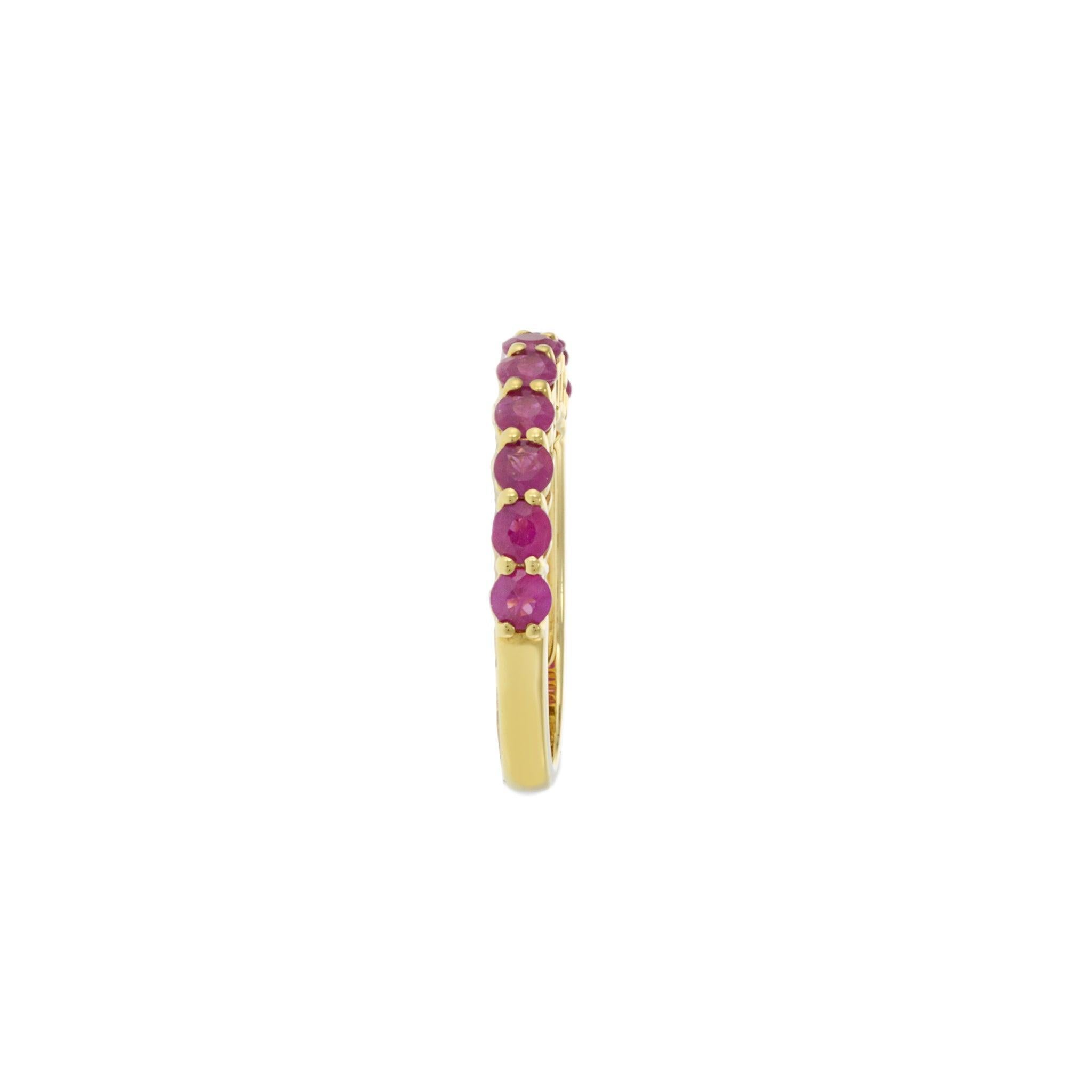 Anillo de oro amarillo de 18 quilates con rubí redondo Corte redondo en venta