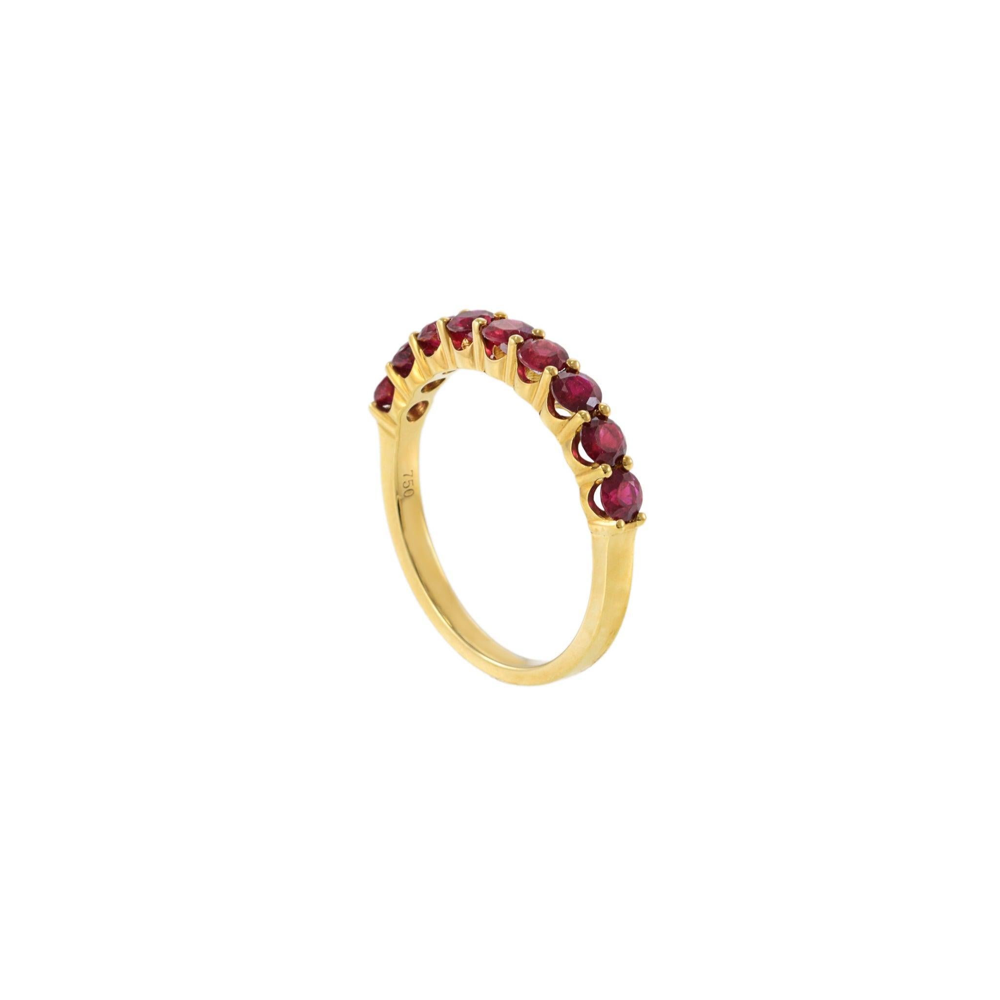Taglio rotondo Anello a fascia con rubino in oro giallo 18KT in vendita