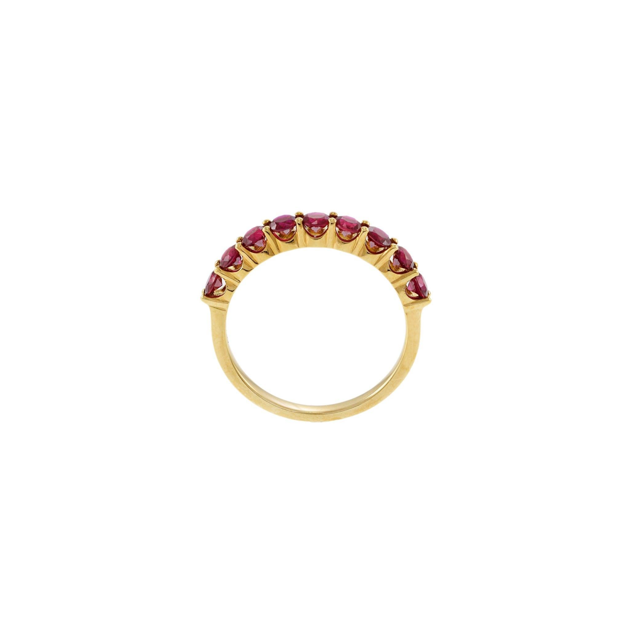 Donna Anello a fascia con rubino in oro giallo 18KT in vendita