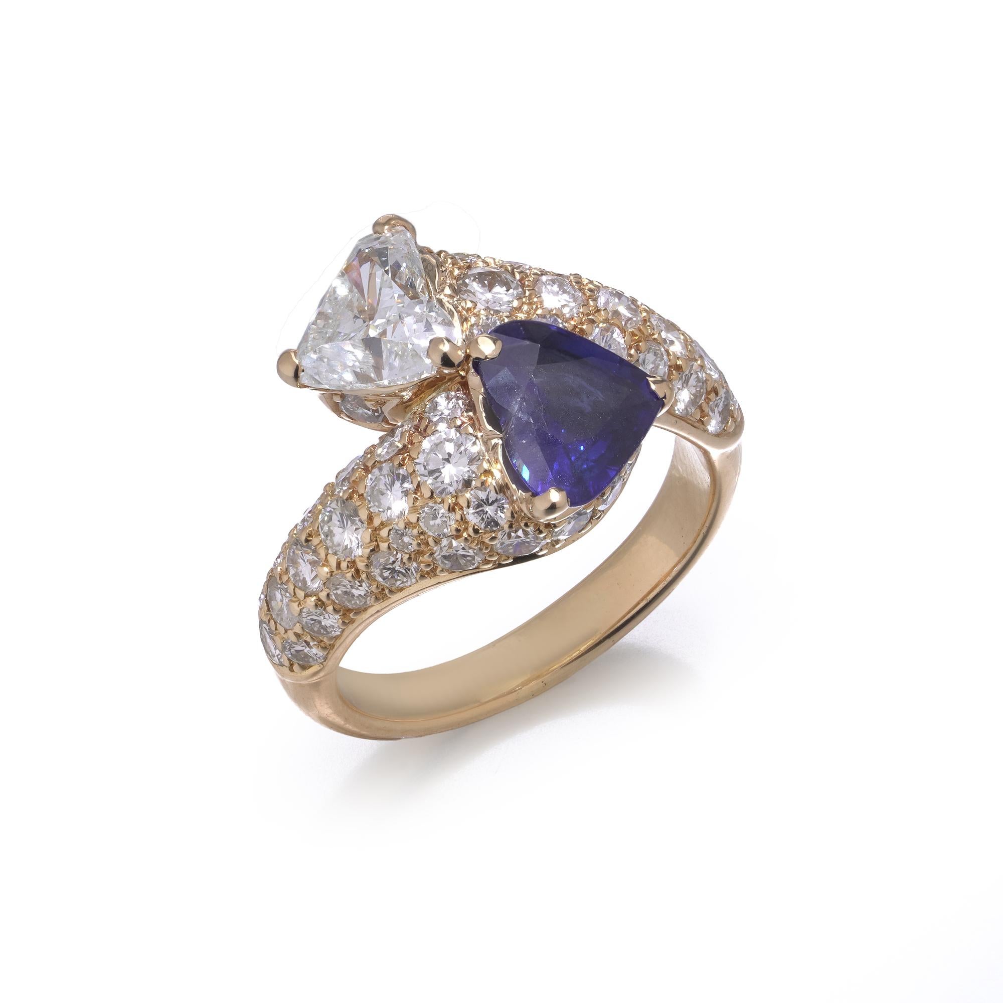 Bague croisée saphir et diamant en or jaune 18kt en vente 1