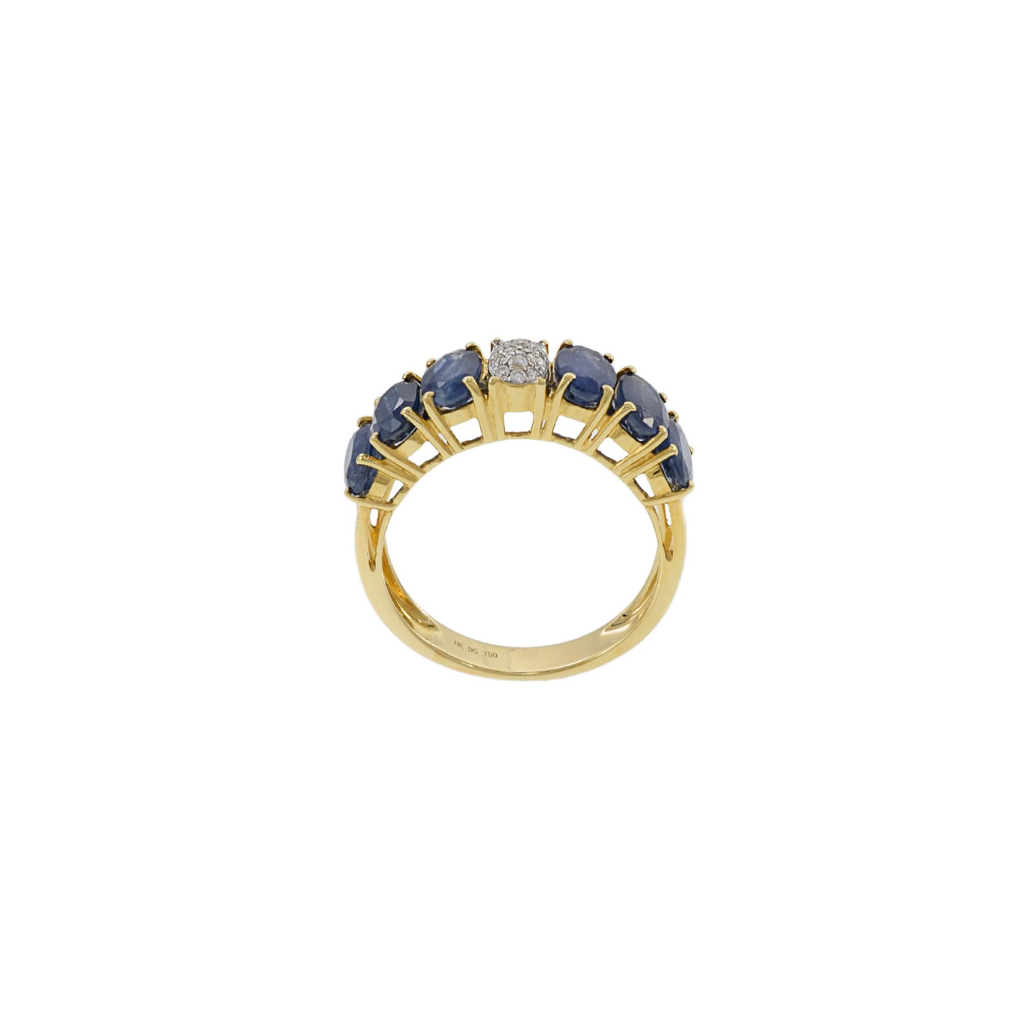 18KT Yellow Gold Sapphire And Diamond Ring In Excellent Condition For Sale In New York, NY