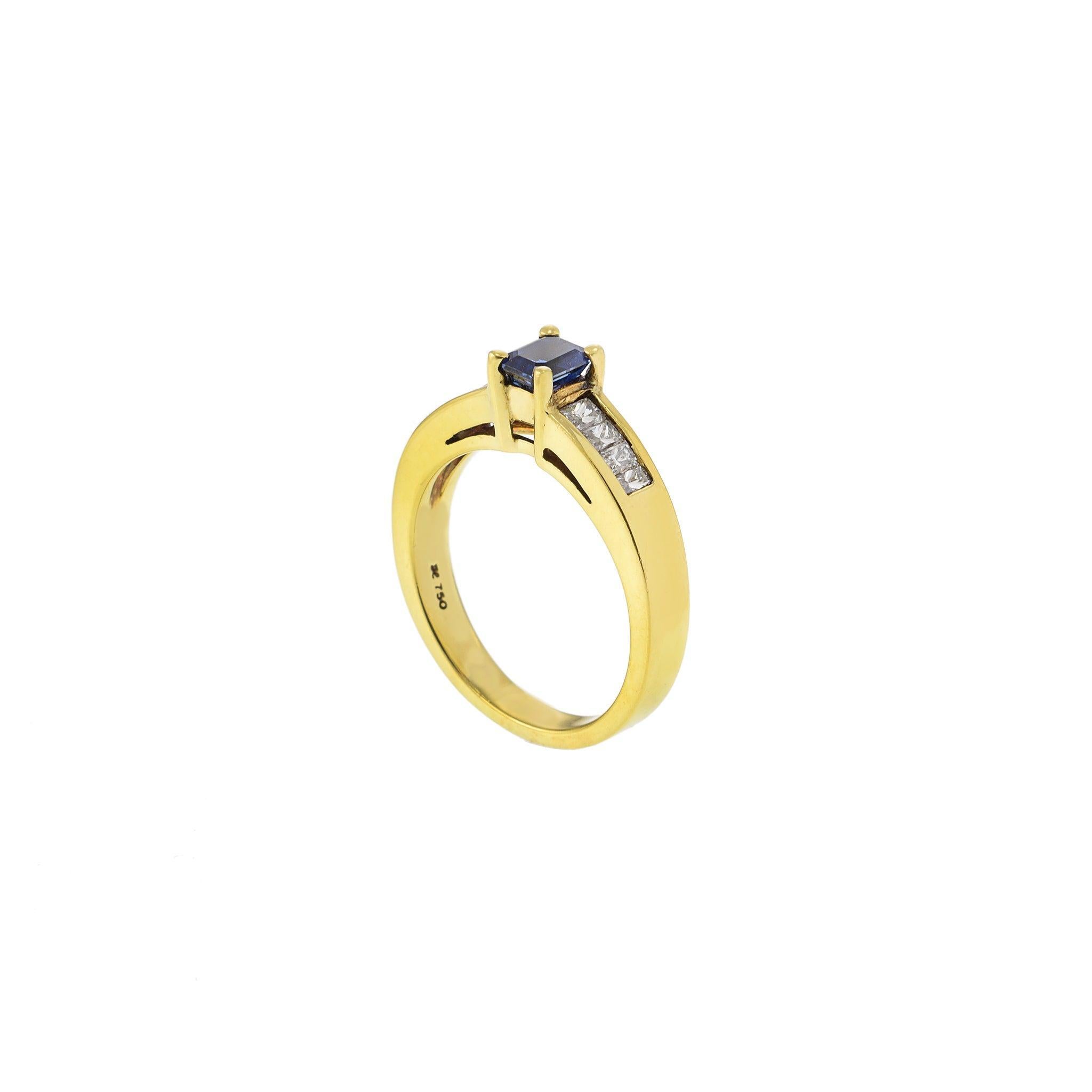 Anillo de oro amarillo de 18 quilates con zafiro y diamante talla Tycoon Contemporáneo en venta