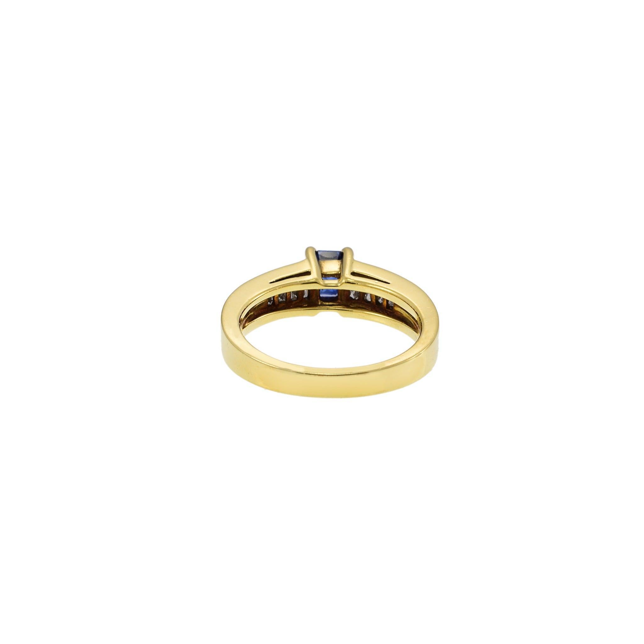 Anillo de oro amarillo de 18 quilates con zafiro y diamante talla Tycoon en Nuevo estado para la venta en New York, NY