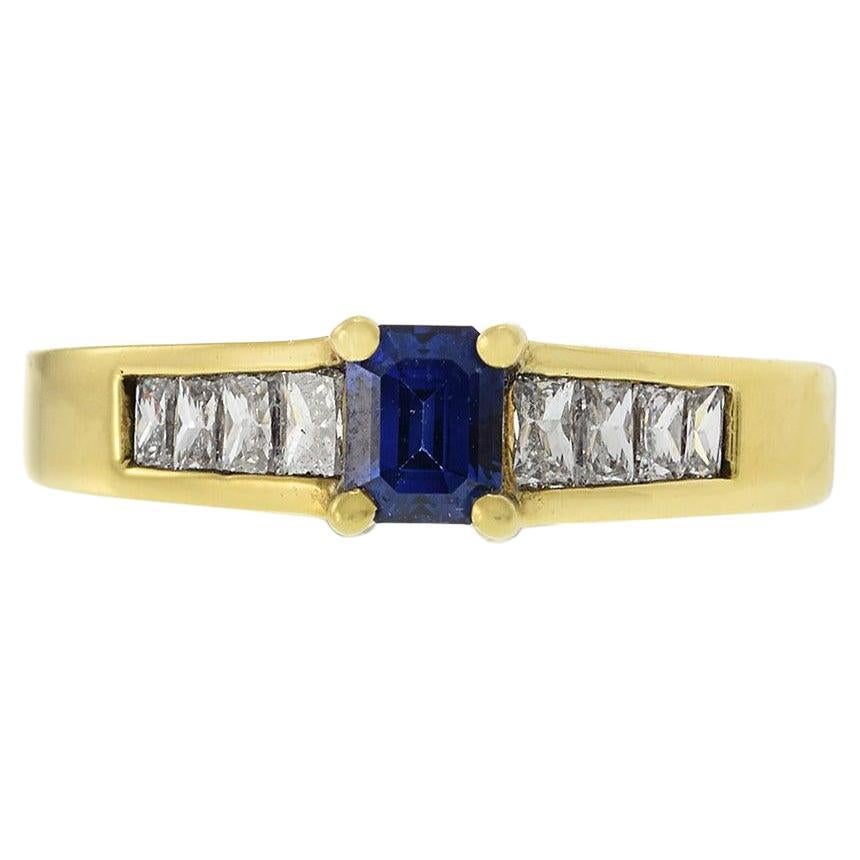 Anillo de oro amarillo de 18 quilates con zafiro y diamante talla Tycoon en venta